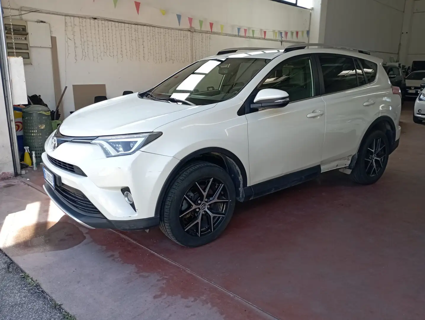 Toyota RAV 4 RAV4 2.0 D-4D 2WD Lounge Bianco - 2