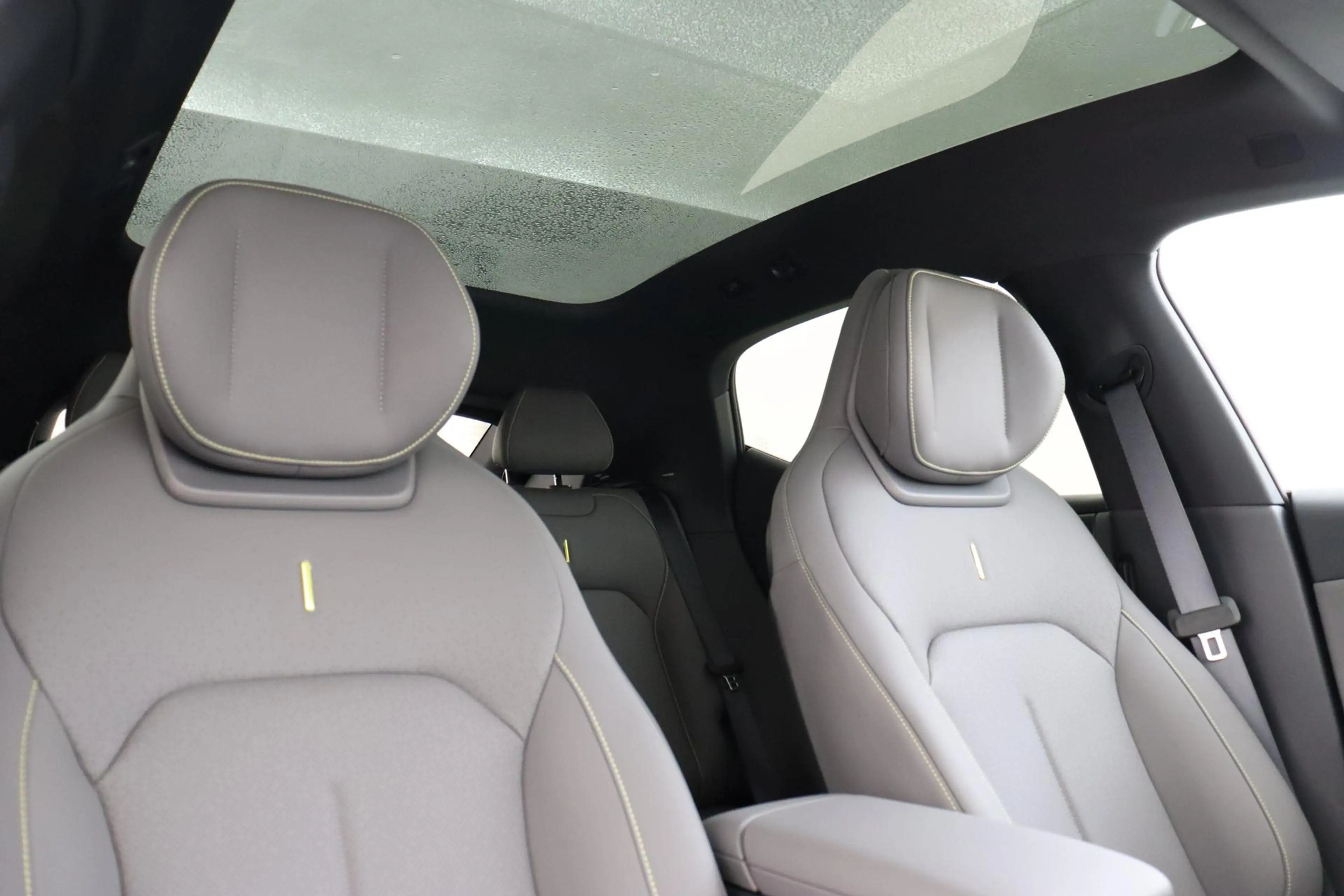 Lynk & Co 02 MORE 66 kWh -PANO.DAK|ELEK.STOEL|HARMAN/KARDON|20" — photo 12