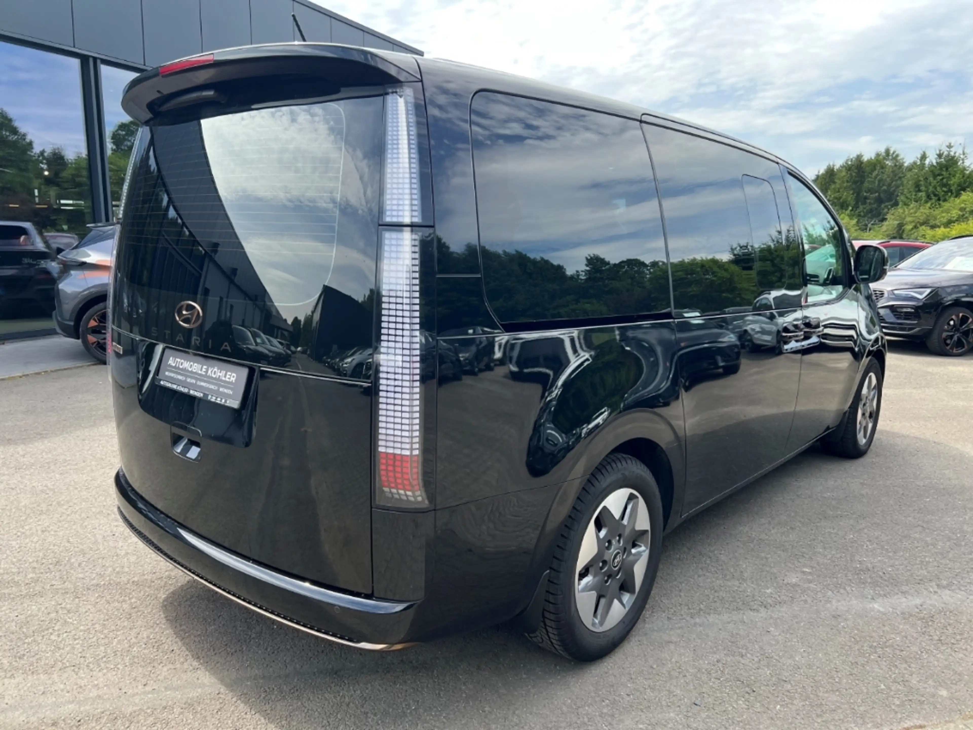 Hyundai STARIA Signature 2WD 7-Sitzer, Pano — photo 4