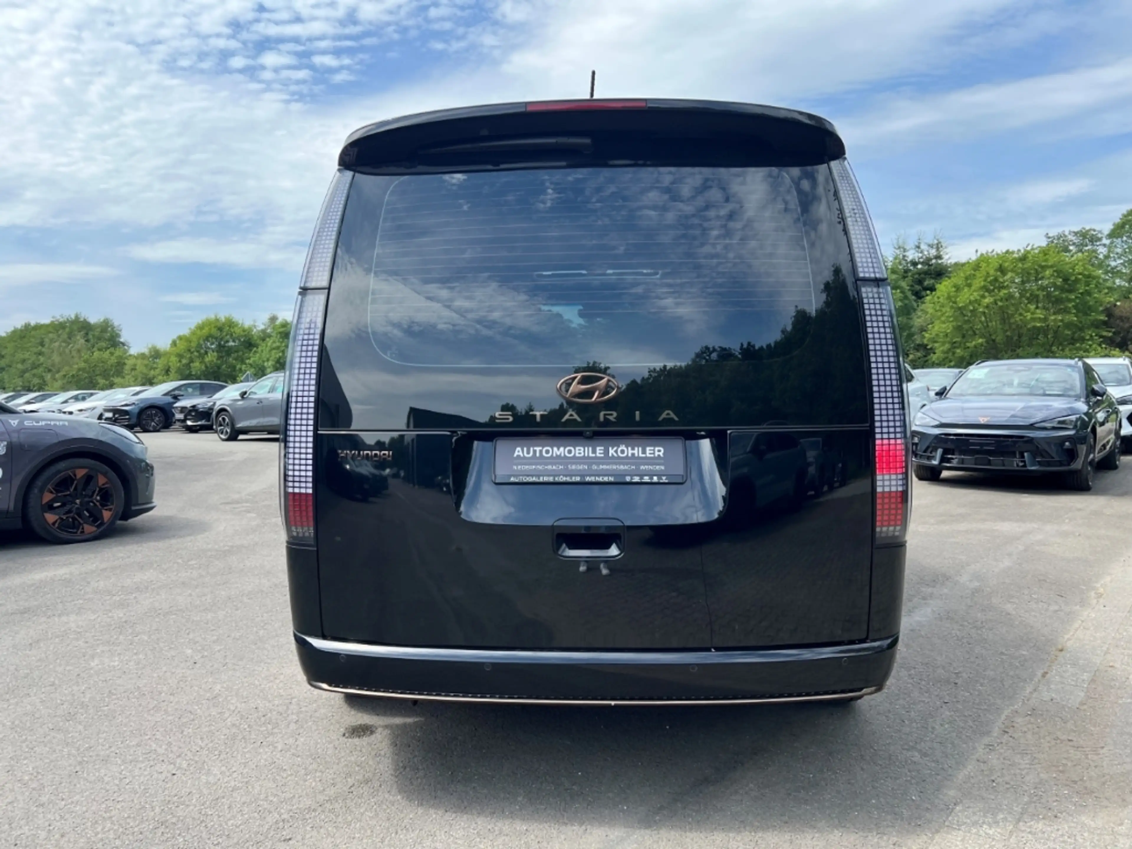 Hyundai STARIA Signature 2WD 7-Sitzer, Pano — photo 6