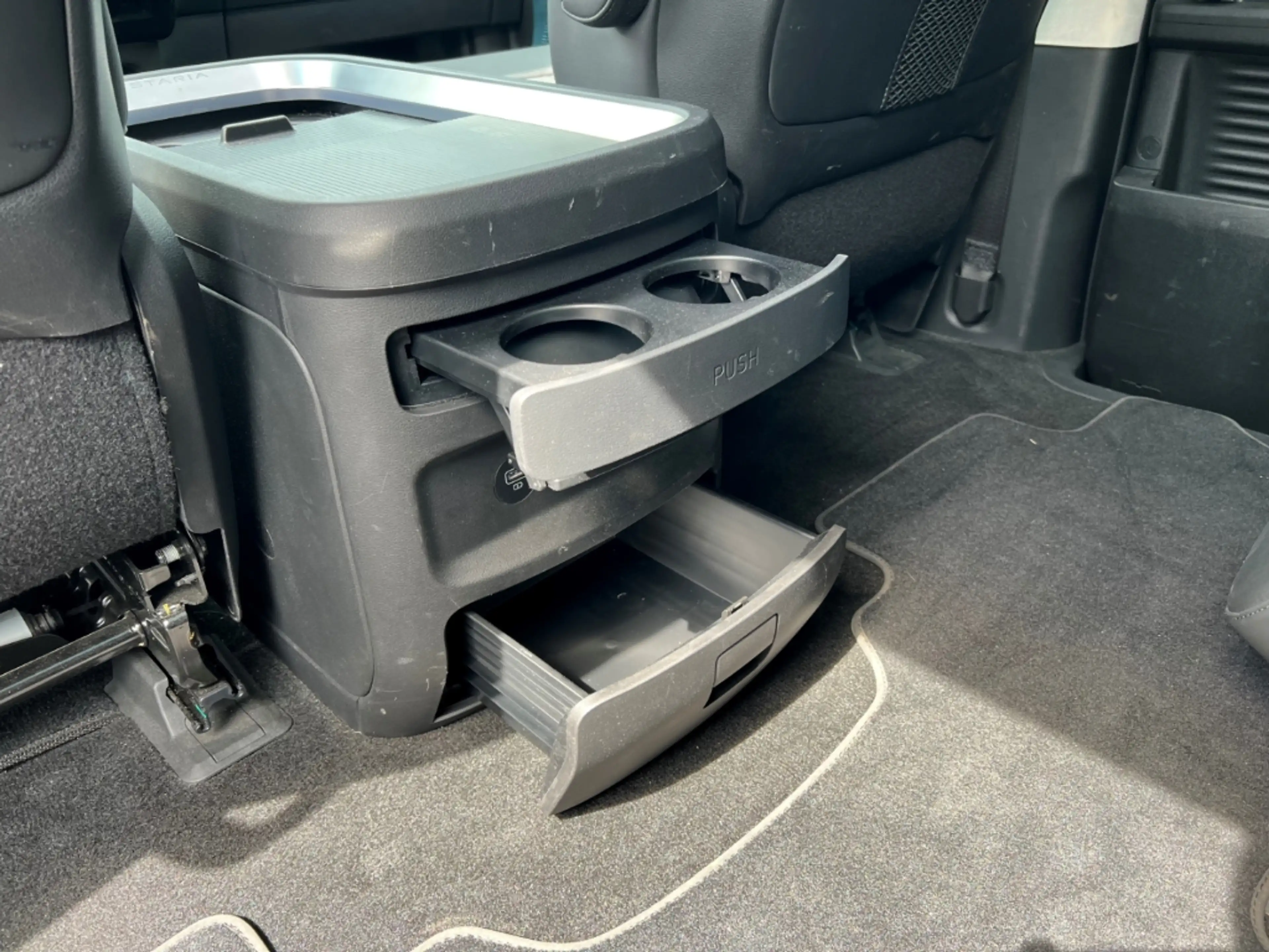 Hyundai STARIA Signature 2WD 7-Sitzer, Pano — photo 15