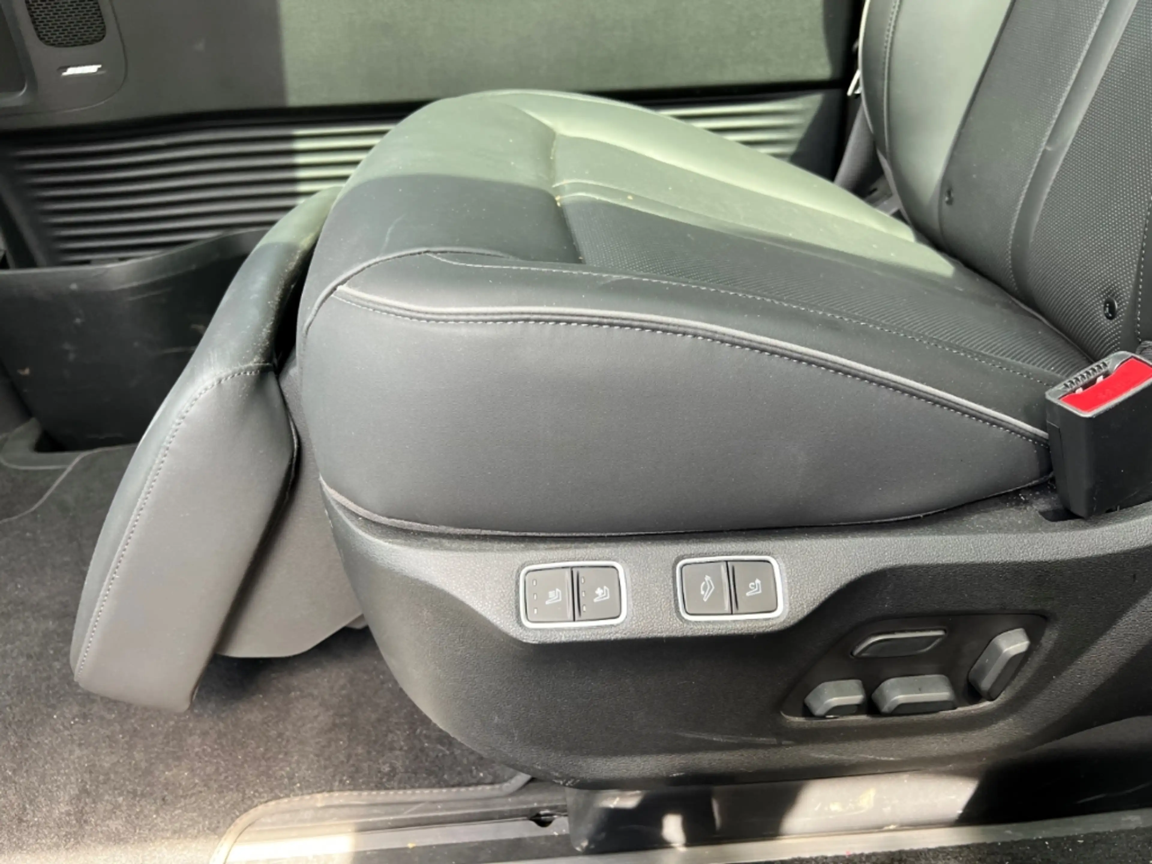Hyundai STARIA Signature 2WD 7-Sitzer, Pano — photo 10