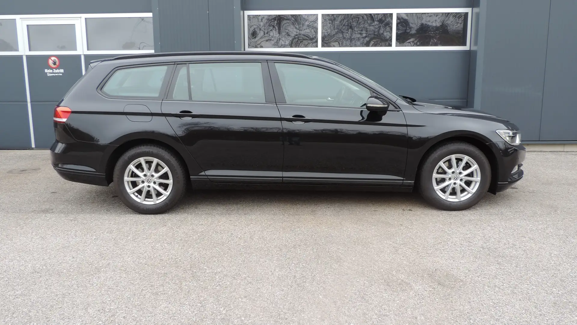 Volkswagen Passat Variant 2,0 TDI SCR / AHV / MFL / SH / 1.Besitz / Schwarz - 1