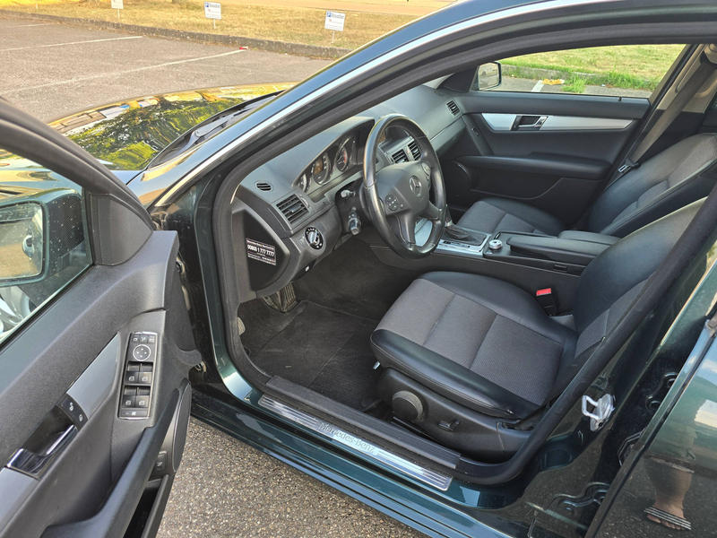 Mercedes-Benz C 180 C-Klasse CGI BlueEFFICIENCY Automatik — photo 12