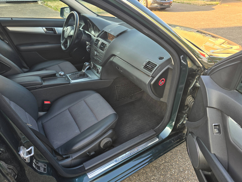 Mercedes-Benz C 180 C-Klasse CGI BlueEFFICIENCY Automatik — photo 10