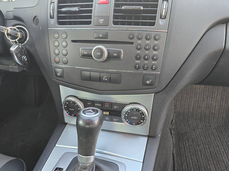 Mercedes-Benz C 180 C-Klasse CGI BlueEFFICIENCY Automatik — photo 15