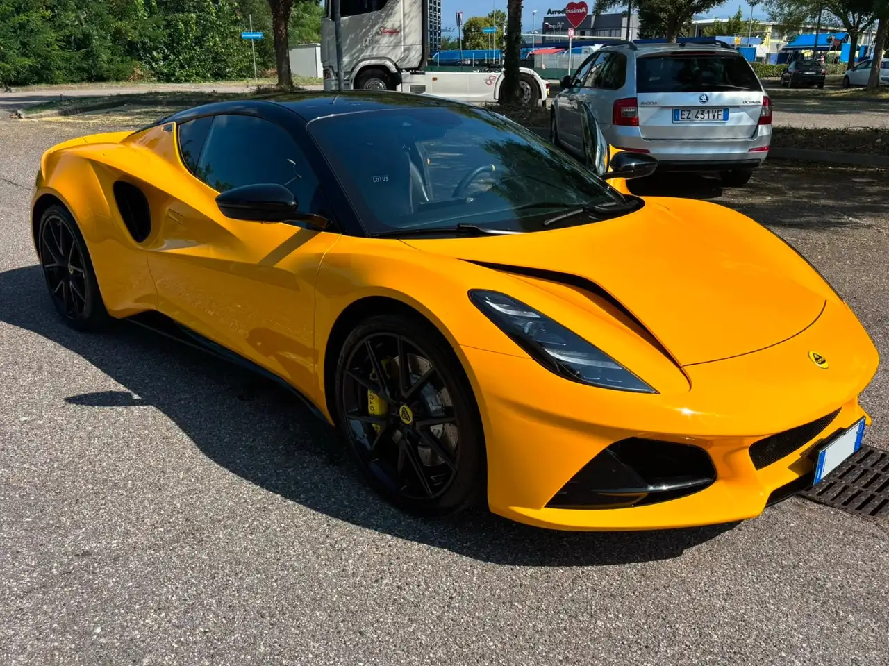 Lotus Emira 2024