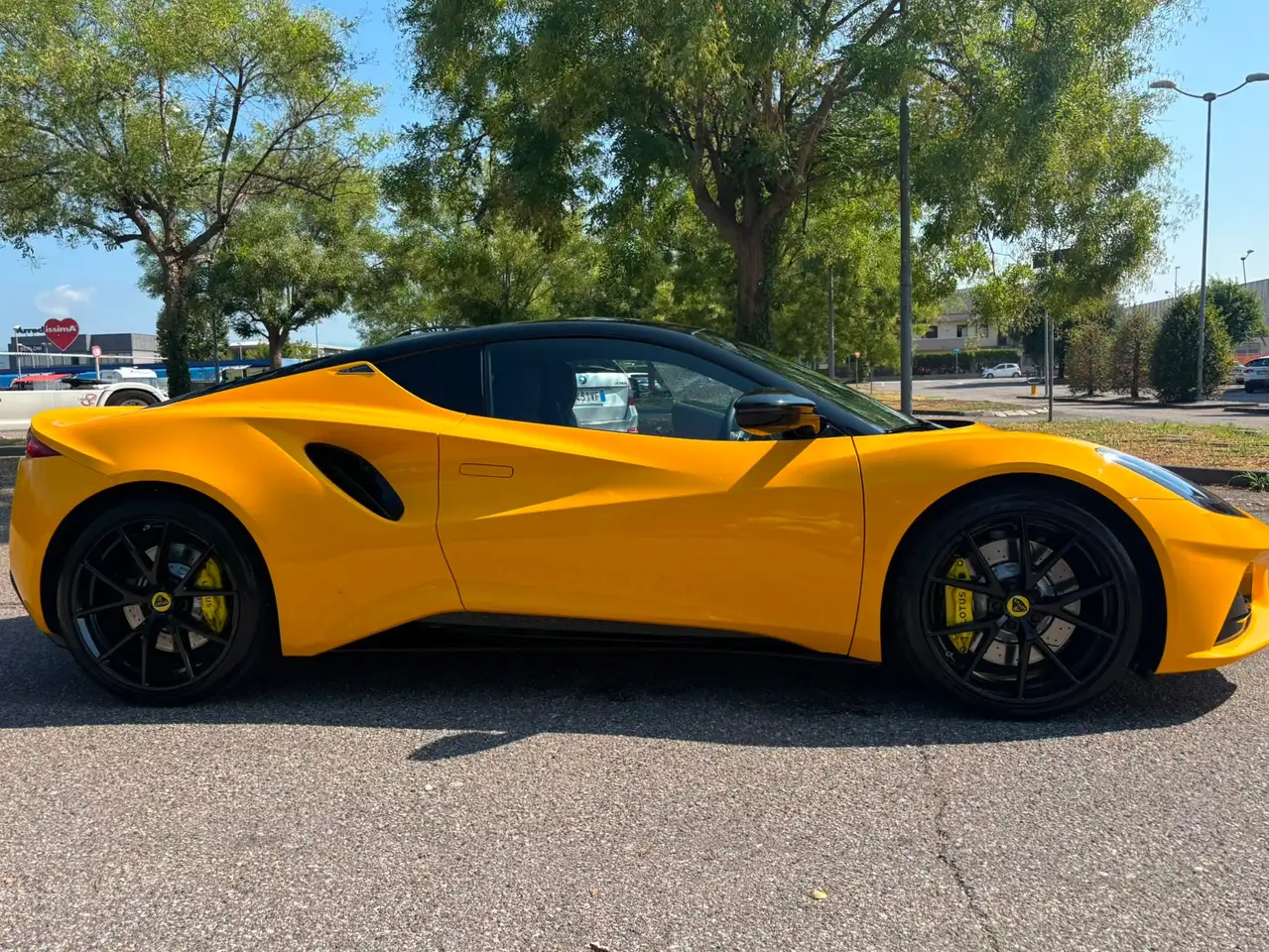 Lotus Emira 2024