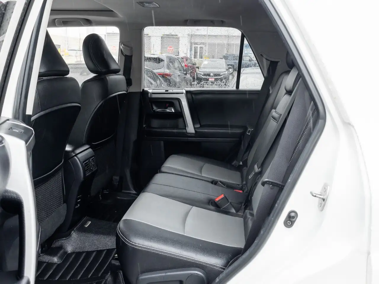 Toyota 4-Runner снимка Toyota 4-Runner