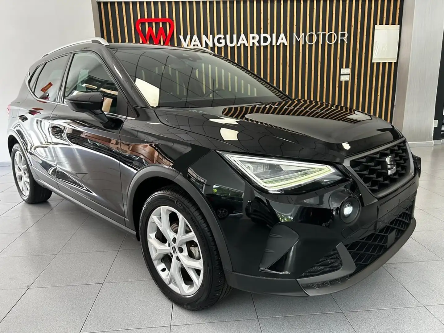SEAT Arona 1.0 TSI 81kW (110CV) DSG FR XM Negro - 1