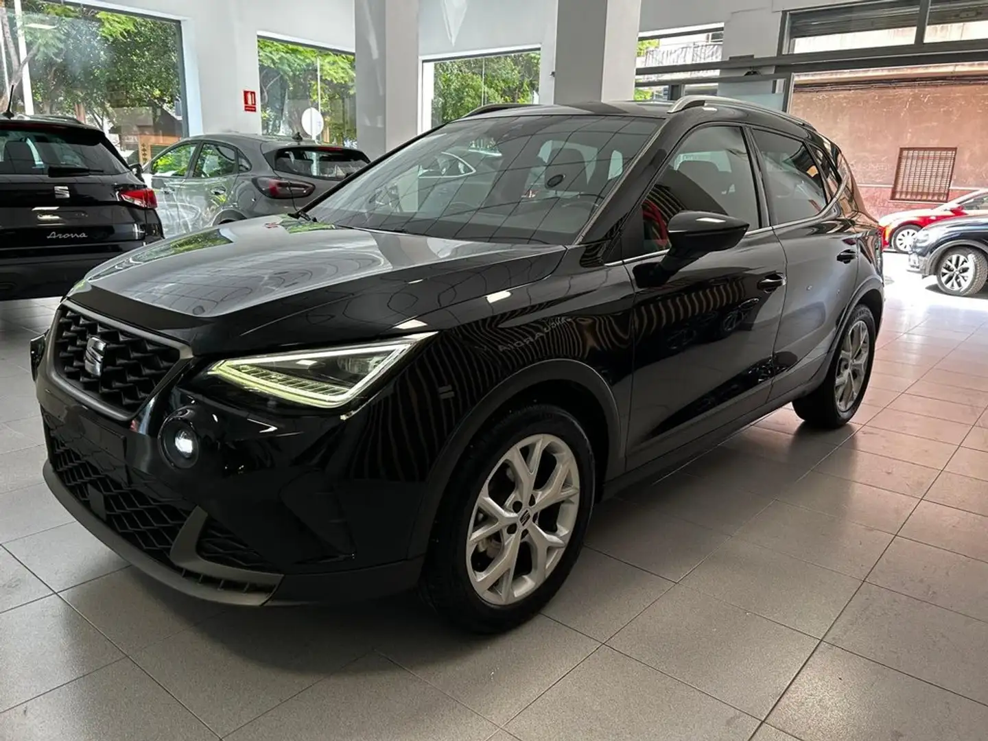 SEAT Arona 1.0 TSI 81kW (110CV) DSG FR XM Negro - 2