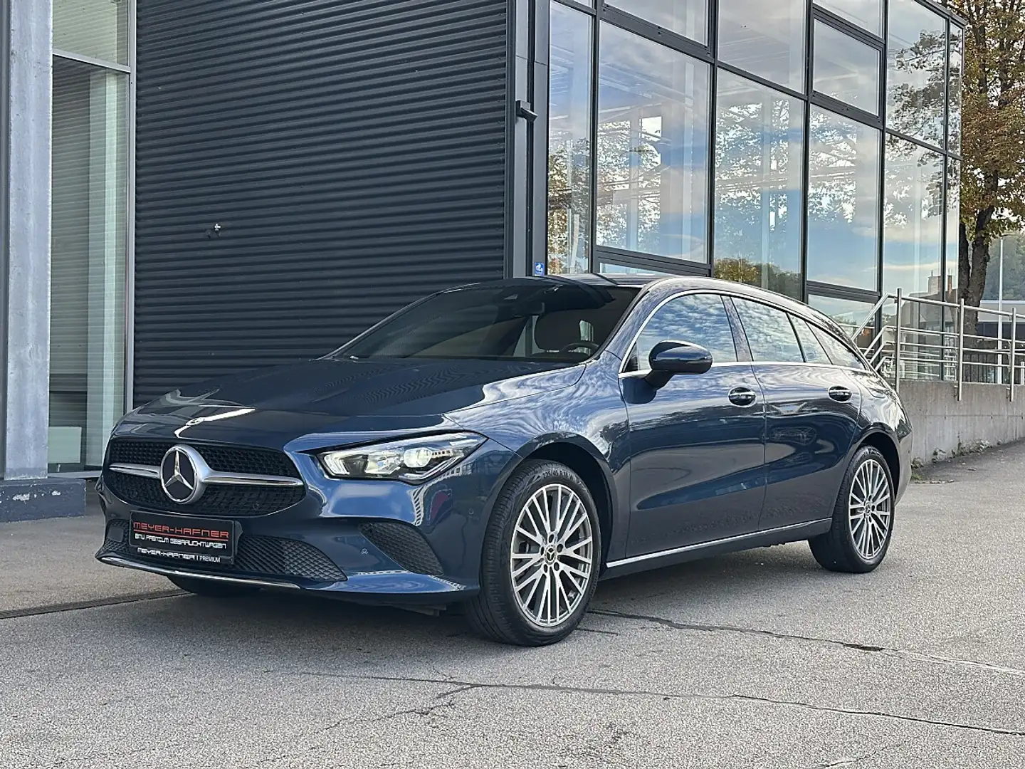 Mercedes-Benz CLA 250 e PHEV Shooting Brake Aut. Blau - 2