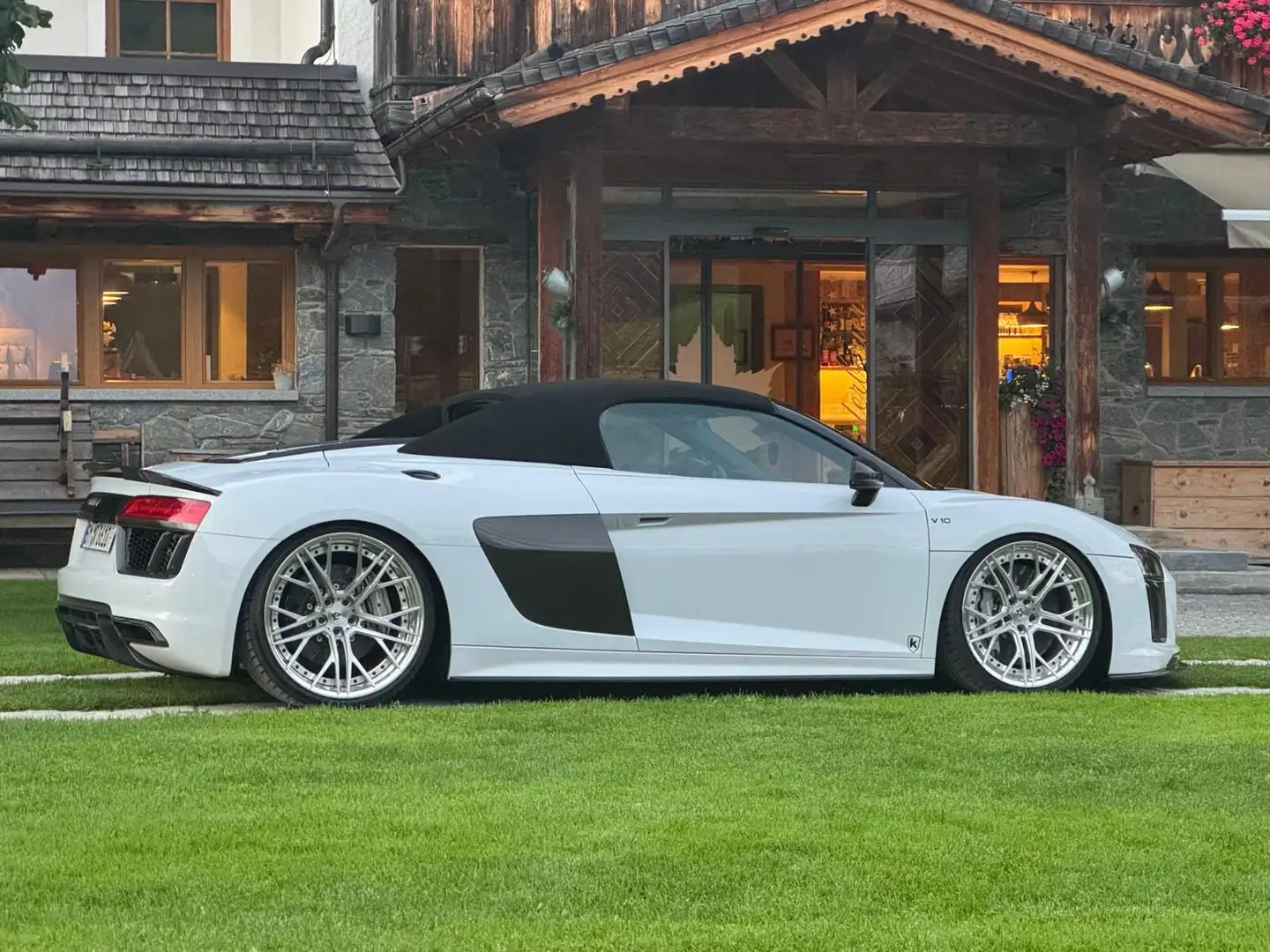 Audi R8 R8 Spyder 5,2 FSI quattro S-tronic V10 Performance+ Grau - 2