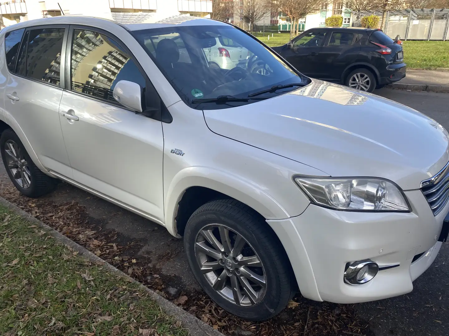 Toyota RAV 4 2.2 D 4WD *NAVI*CAM180* Weiß - 2