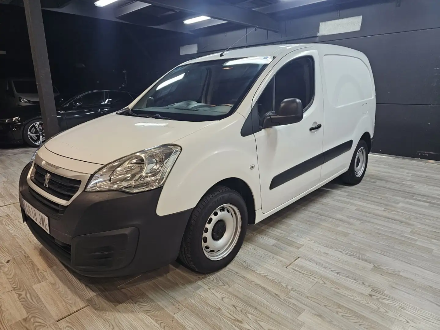 Peugeot Partner Furgón 1.6BlueHDI Confort L1 75 Blanco - 1