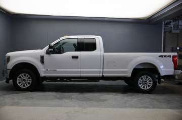 XLT 4WD 6,7L Diesel SuperCab 8' Box