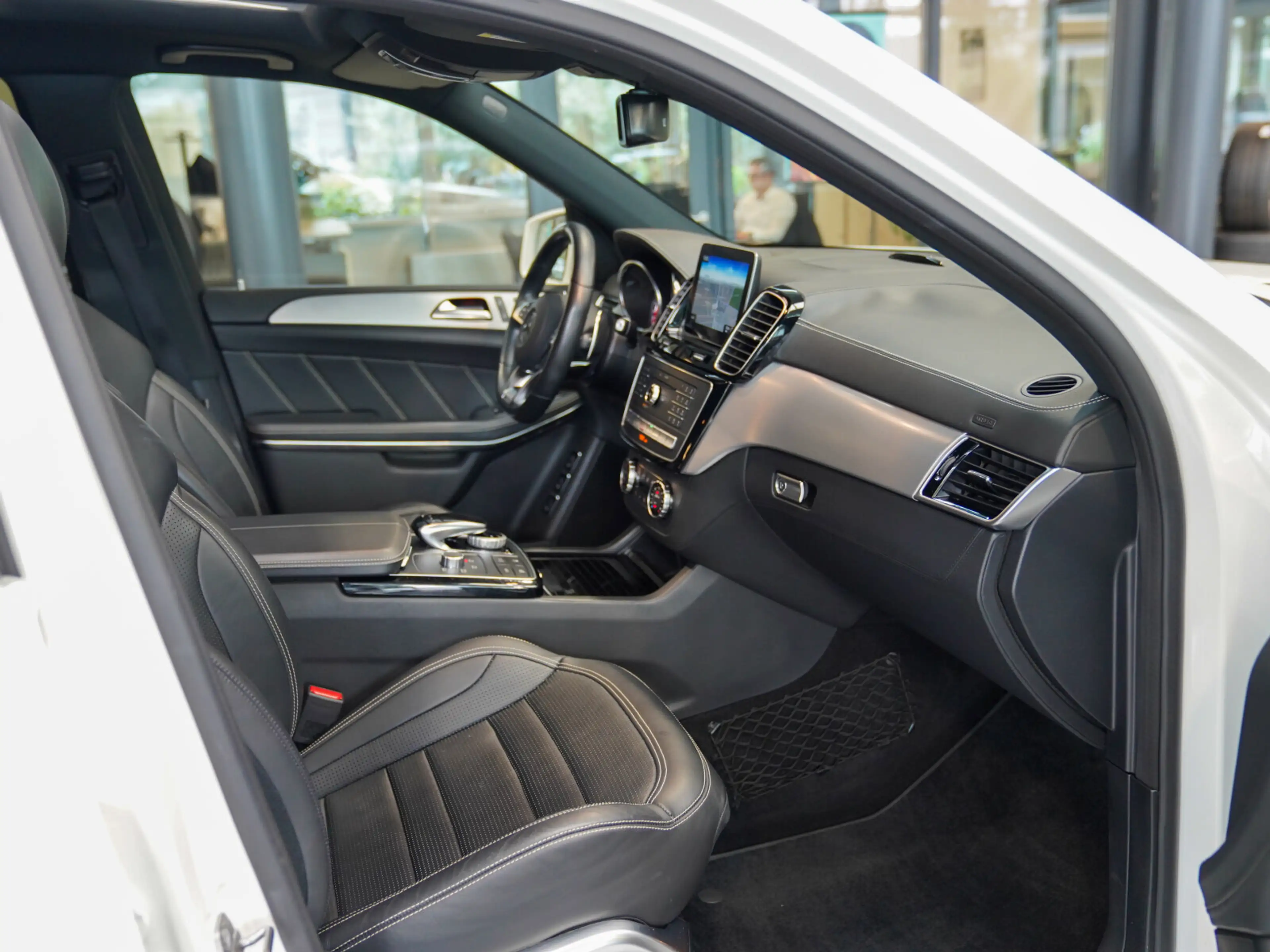 Mercedes-Benz GLS 63 AMG GLS 63 AMG 4M Kreuzspeiche Pano Sitzklima Massag — photo 10