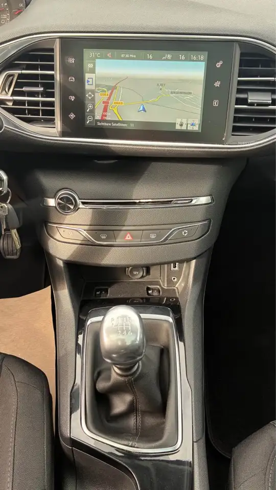 Peugeot 308 308 SW — photo 15