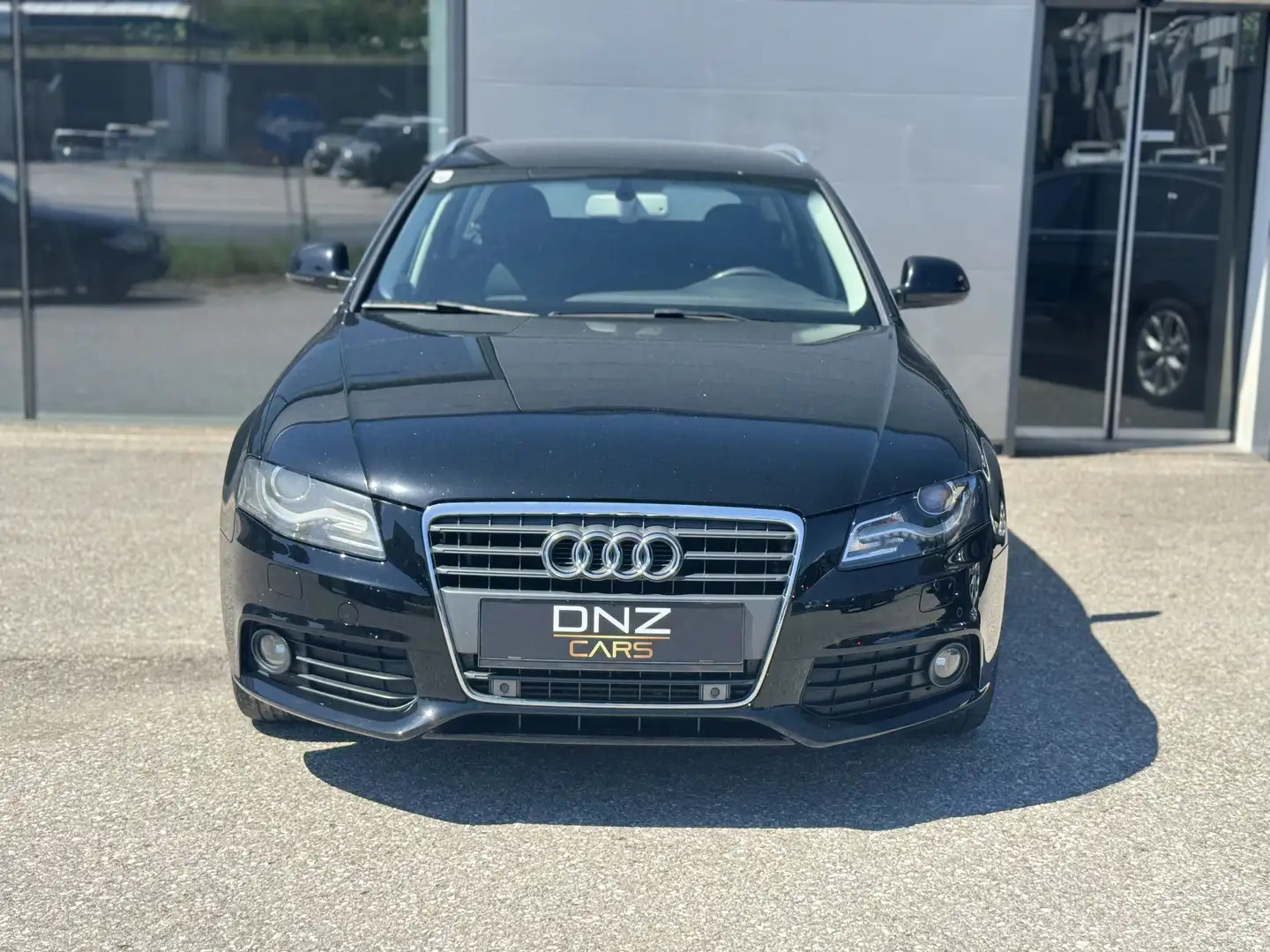 Audi A4 Avant 2,0 TDI DPF Schwarz - 2