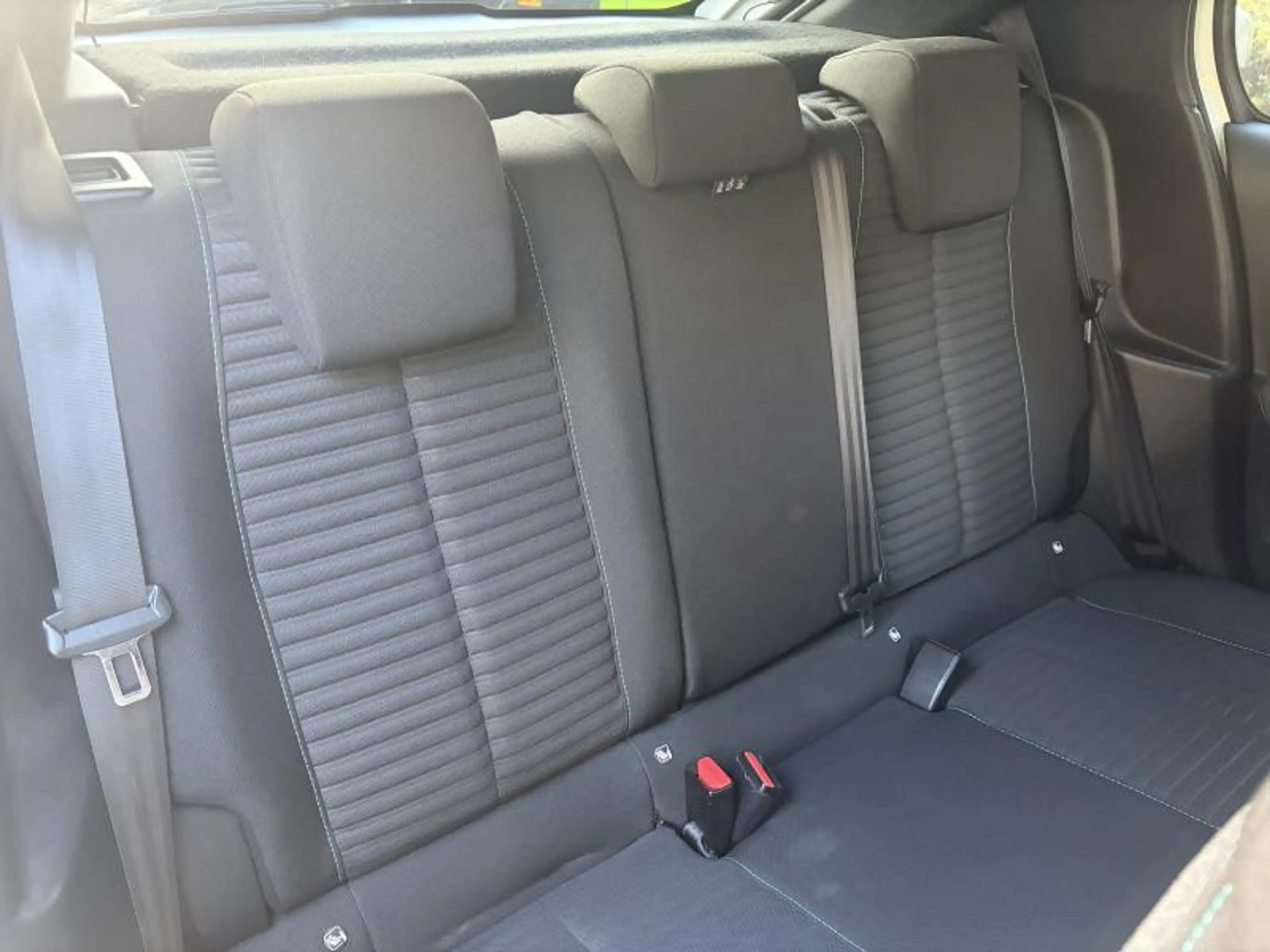 Peugeot 208 Style — photo 23
