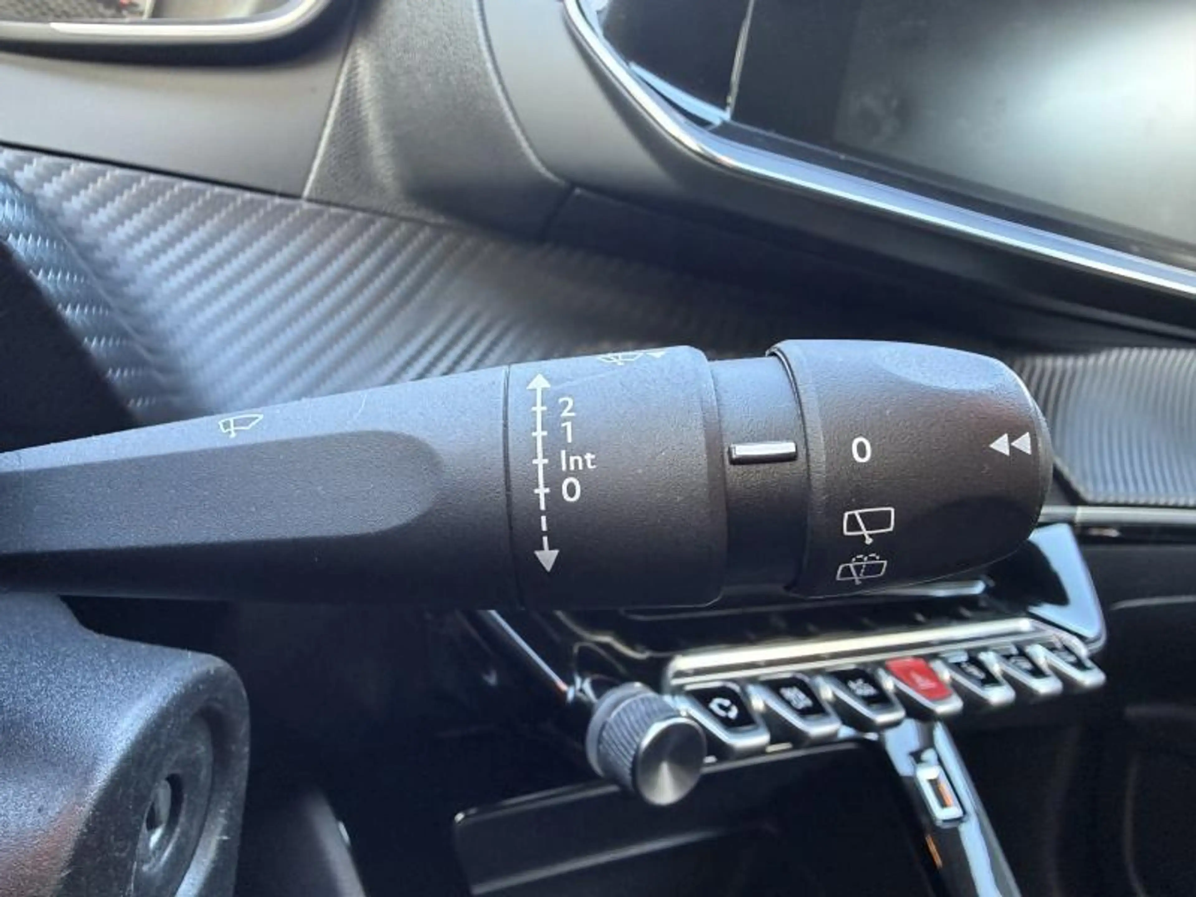 Peugeot 208 Style — photo 9