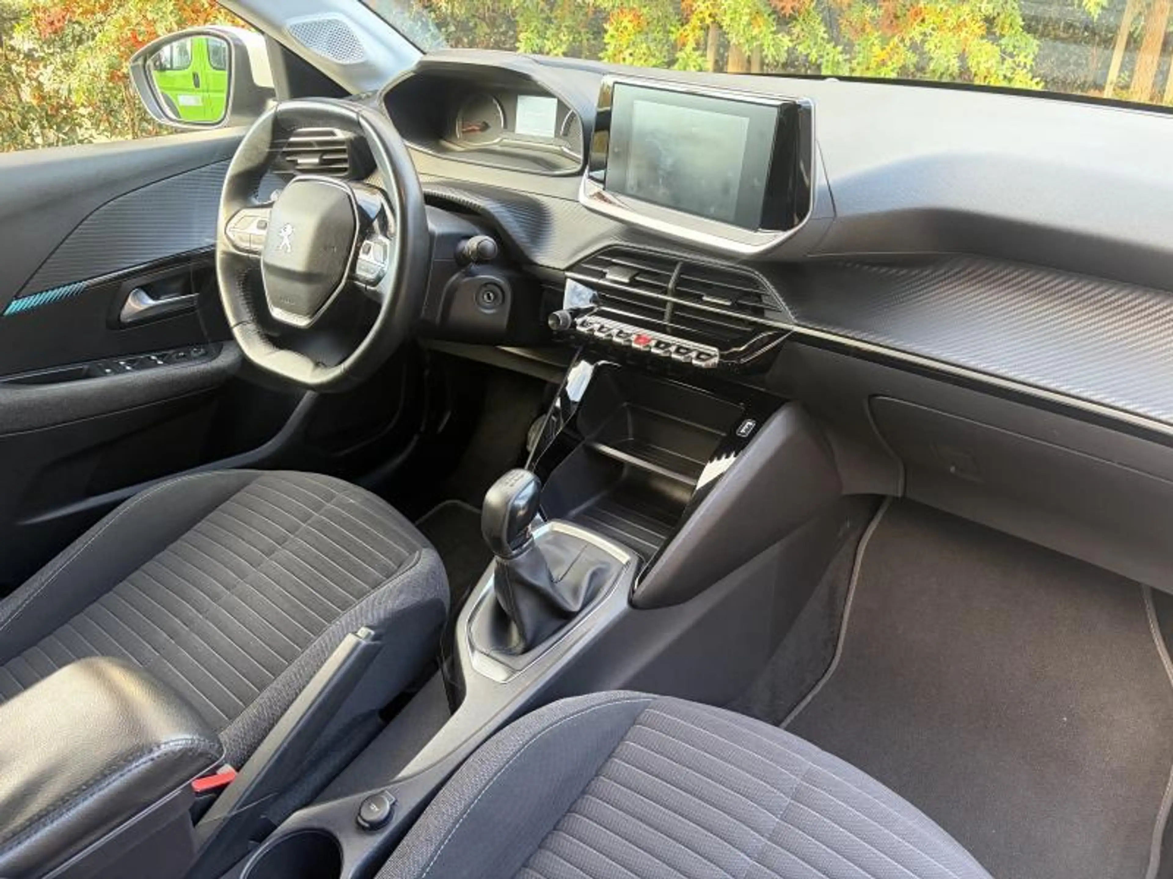 Peugeot 208 Style — photo 2
