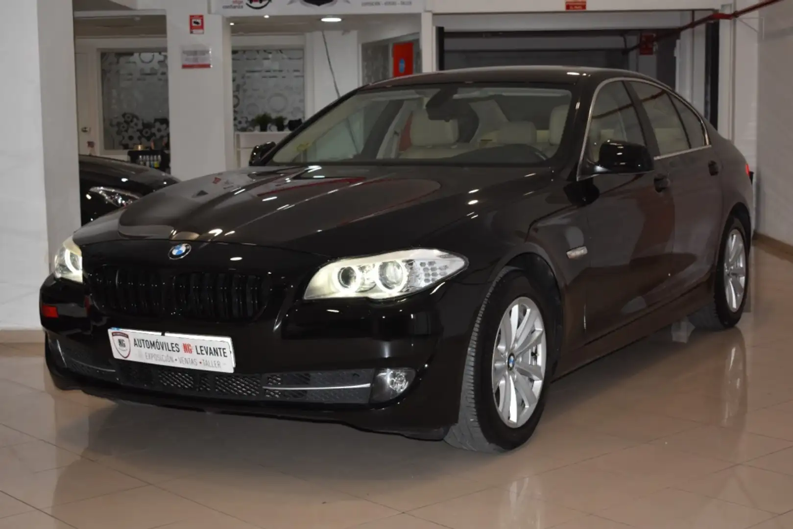 BMW 520 520dA Negro - 1