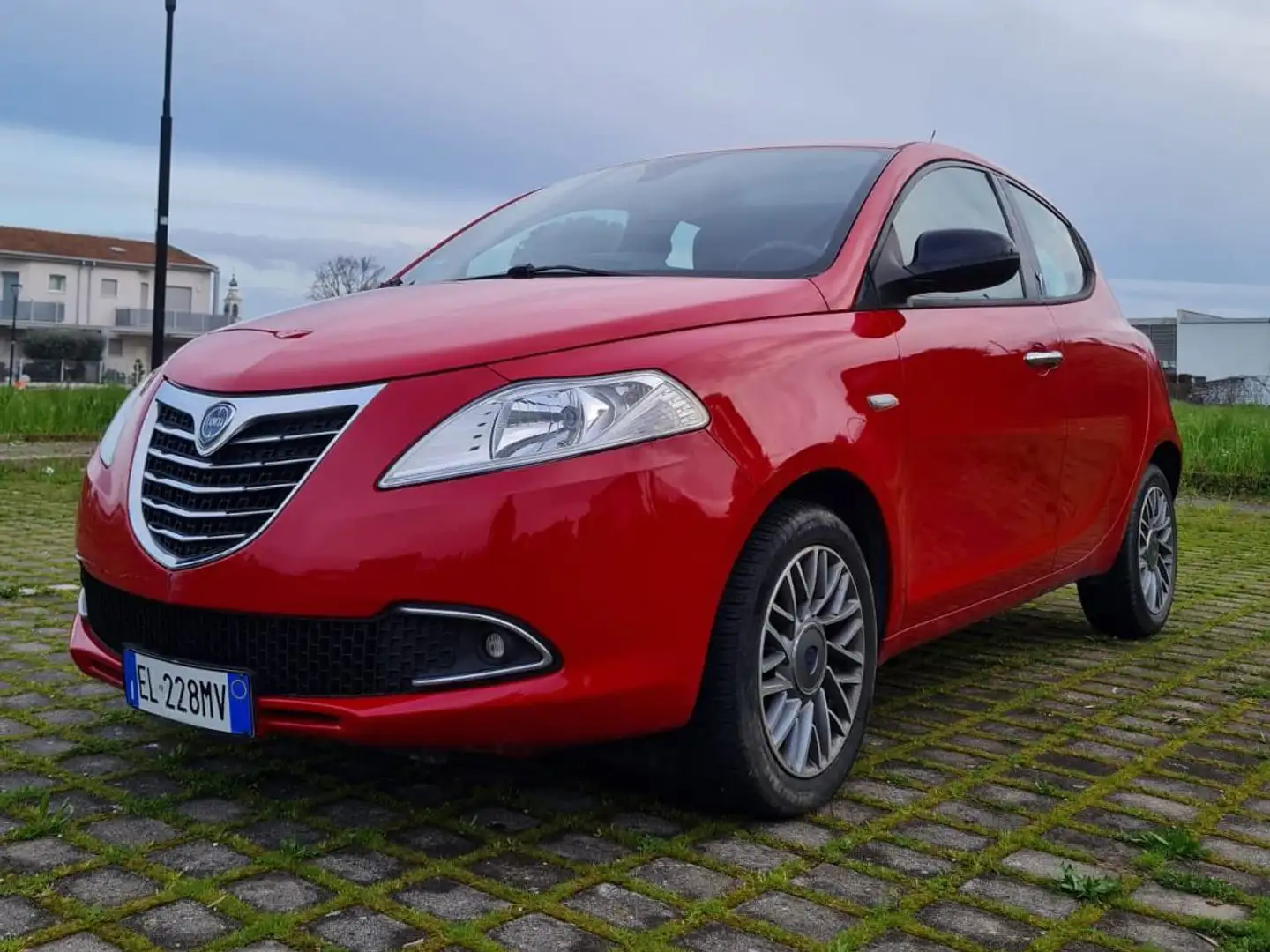 Lancia Ypsilon Ypsilon III 2011 1.2 8v Black Rouge - 1