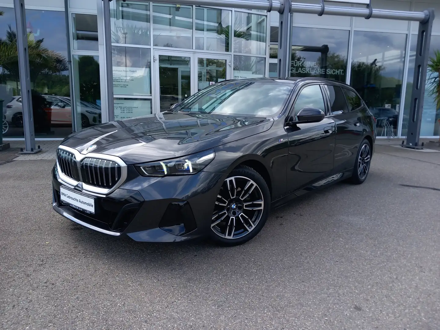 BMW 520 d xDrive Touring Aut M Sport AHK Standheiz LED Pro Grau - 2