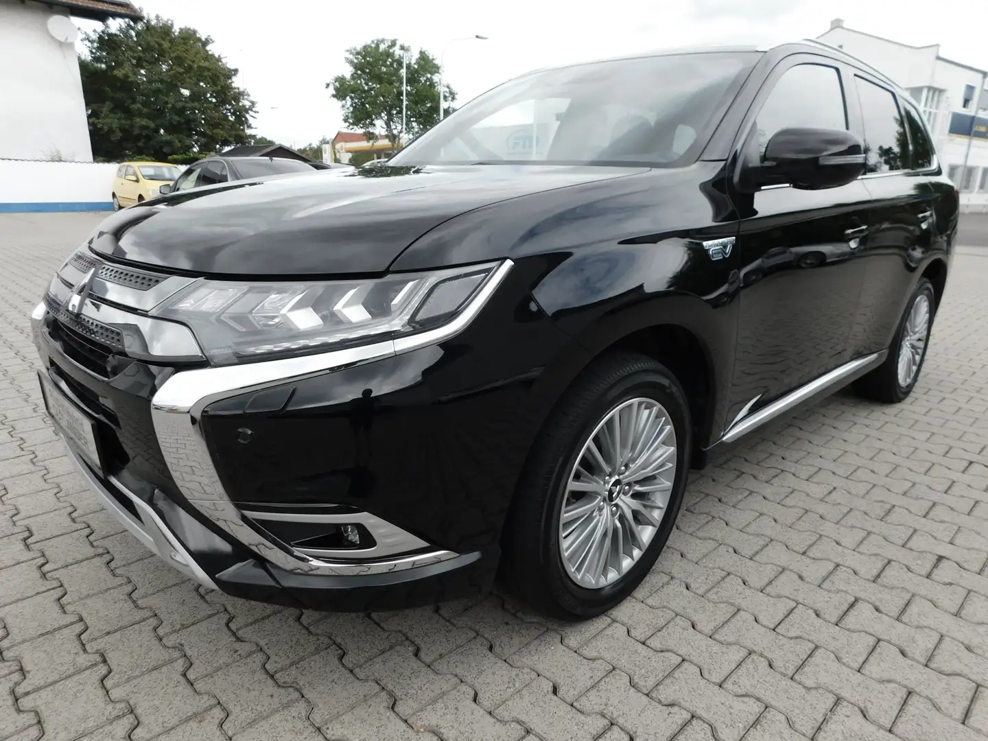 Mitsubishi Outlander PHEV Top 4WD 1.Hd.Mits. S-Heftgeplegt Schwarz - 2