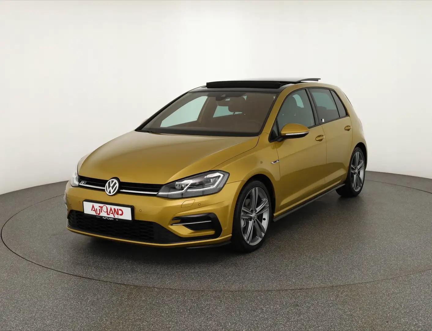 Volkswagen Golf VII 1.5 TSI R-Line DSG LED Panorama Navi Gold - 2
