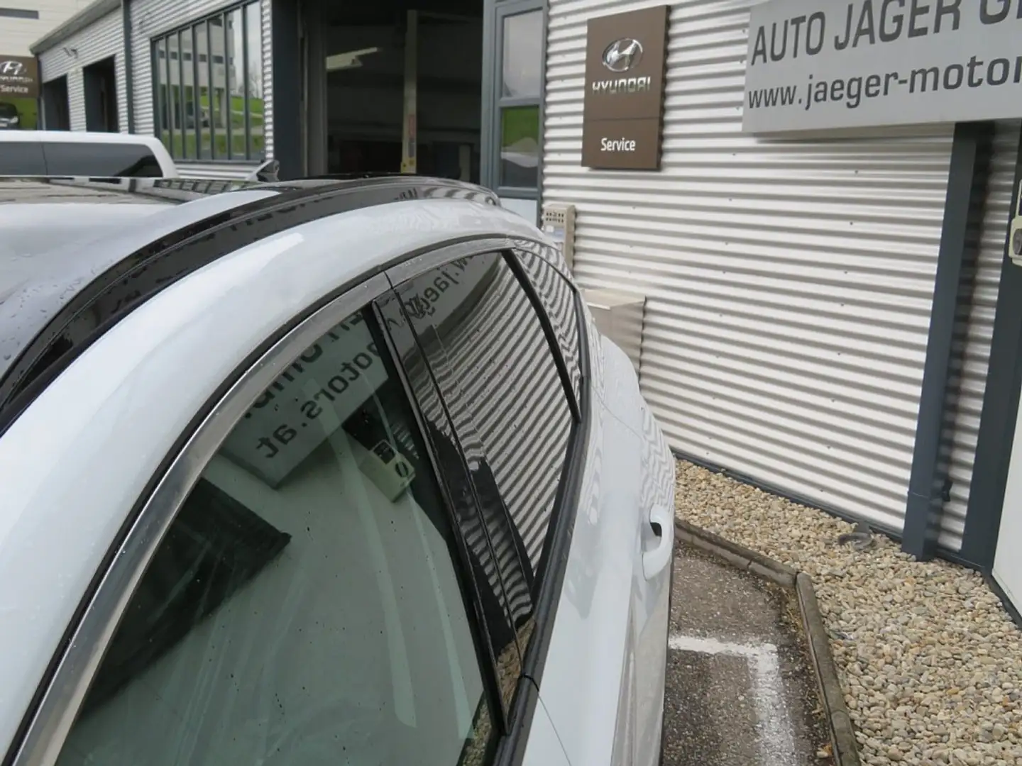 Hyundai TUCSON 1,6 CRDI NX4 AUTOMATIK PANO NAVI Sitz+Lenkradhz... Blanc - 2