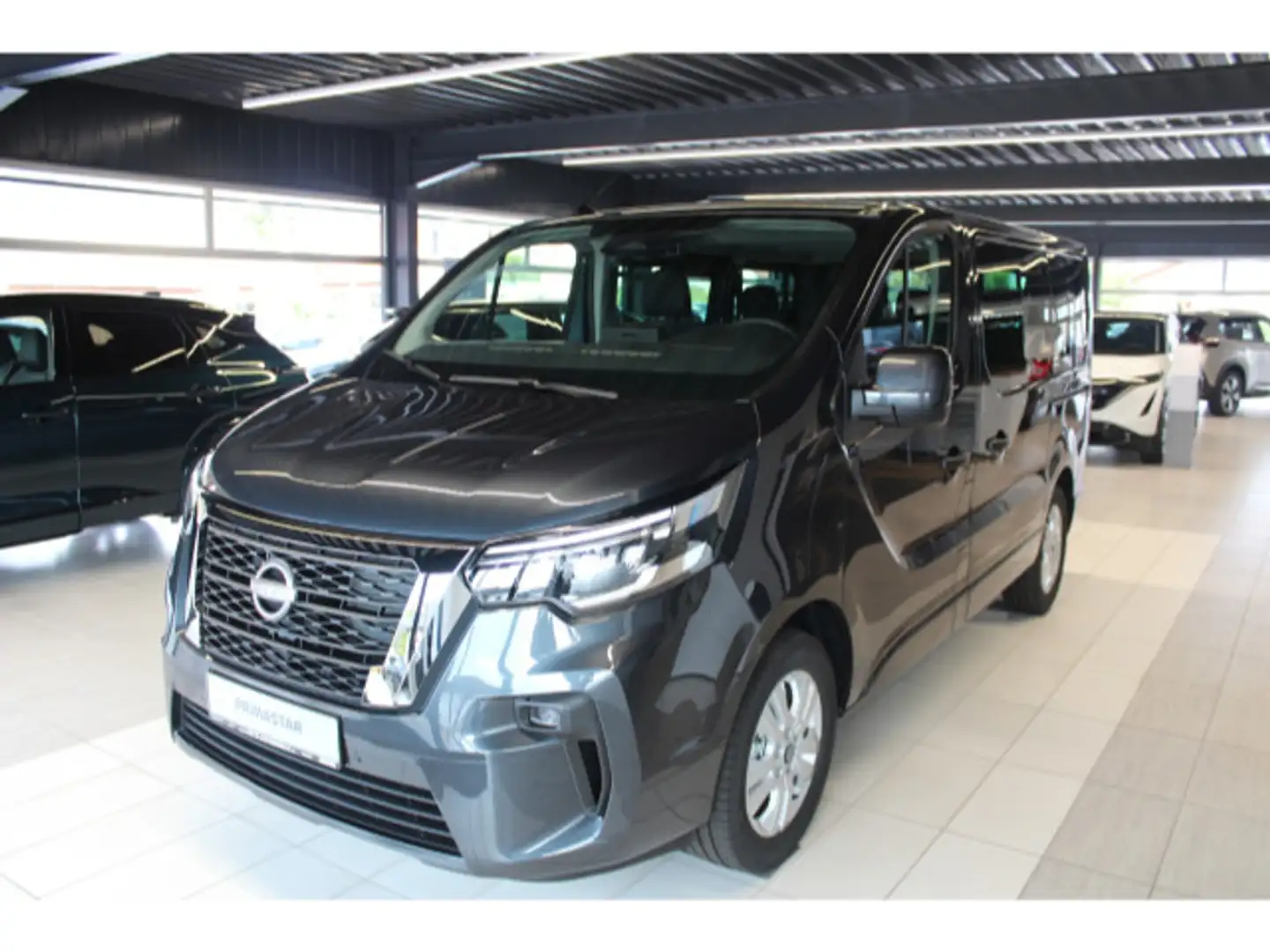 Nissan Primastar L1H1 Kombi 2.0 dCi Tekna Navi Design Grey - 2