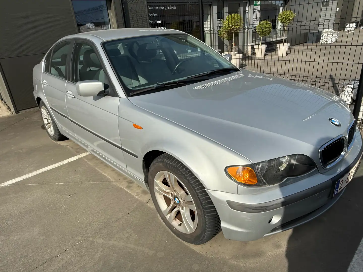 BMW 323 323i Срібний - 1
