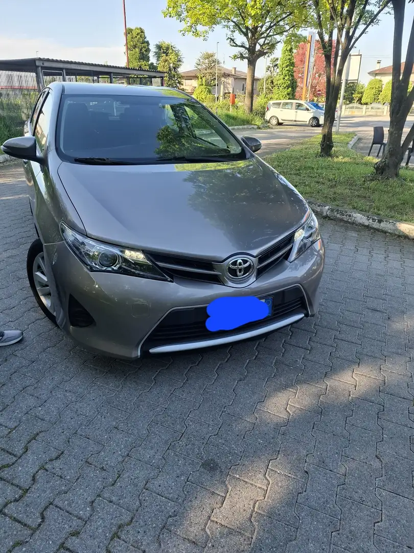 Toyota Auris 1.4 D-4D lounge Bronze - 1