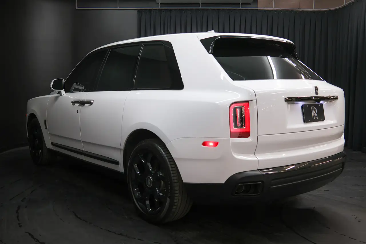Rolls-Royce Cullinan снимка Rolls-Royce Cullinan