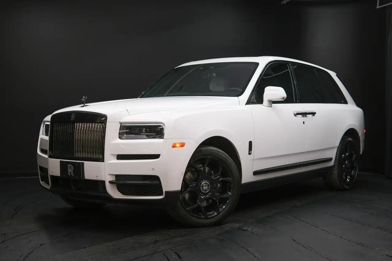 Rolls-Royce Cullinan снимка Rolls-Royce Cullinan