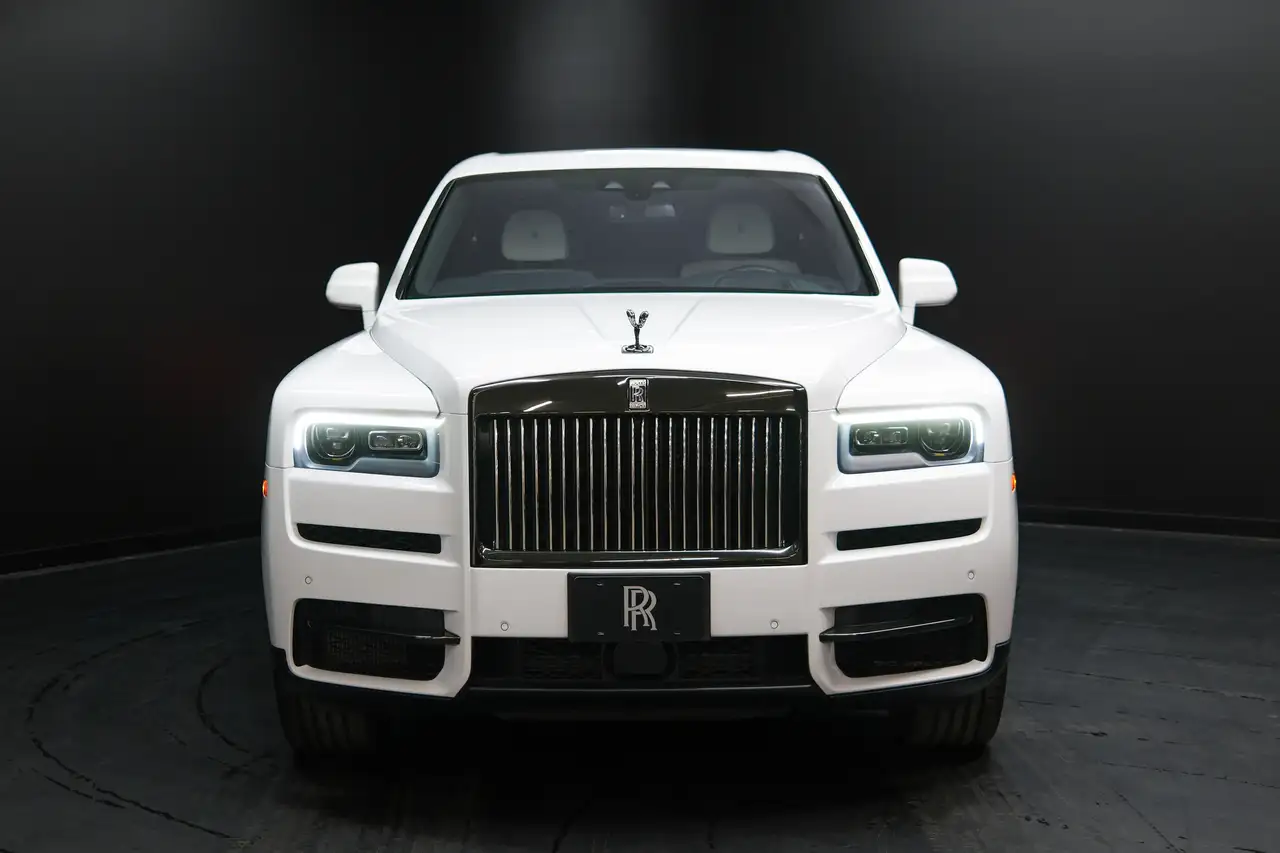 Rolls-Royce Cullinan снимка Rolls-Royce Cullinan