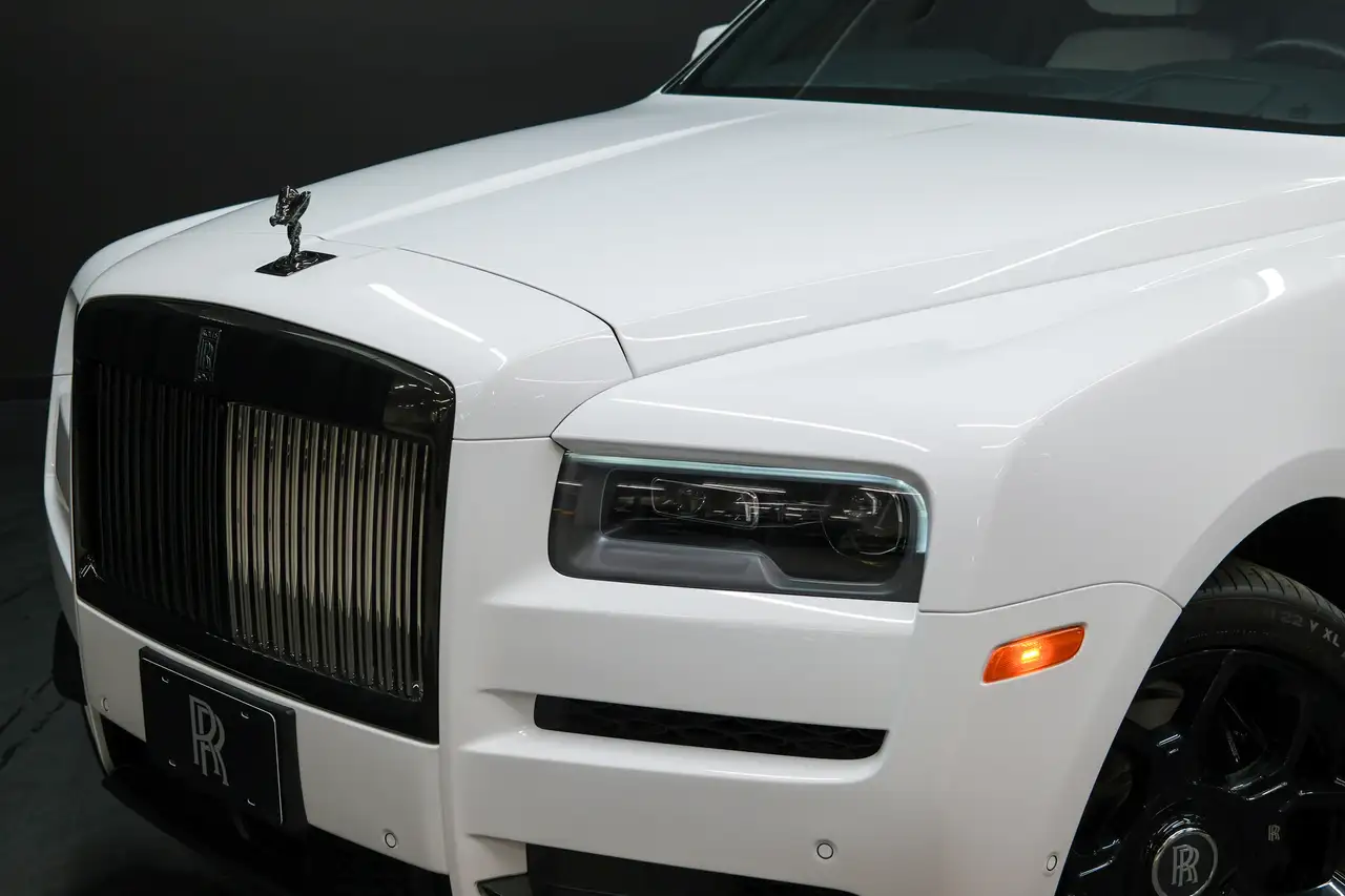Rolls-Royce Cullinan снимка Rolls-Royce Cullinan