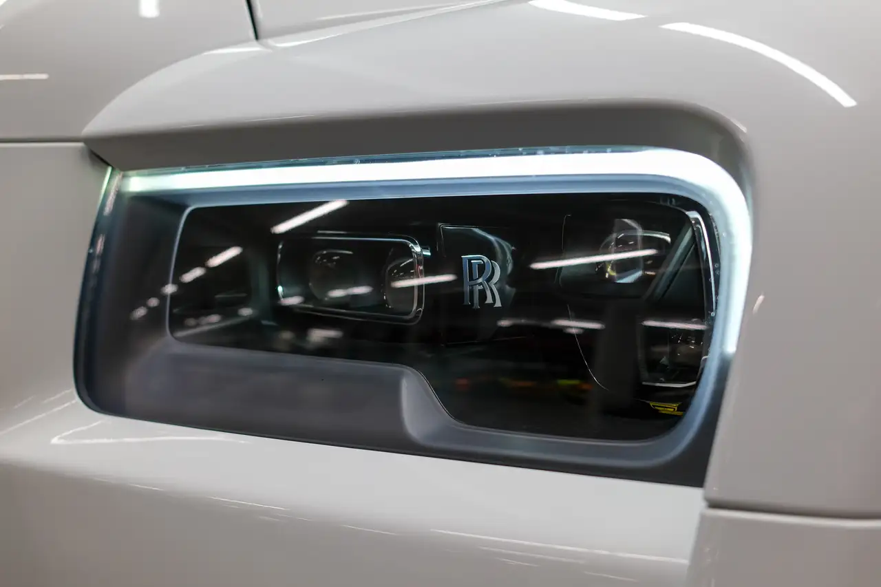 Rolls-Royce Cullinan снимка Rolls-Royce Cullinan