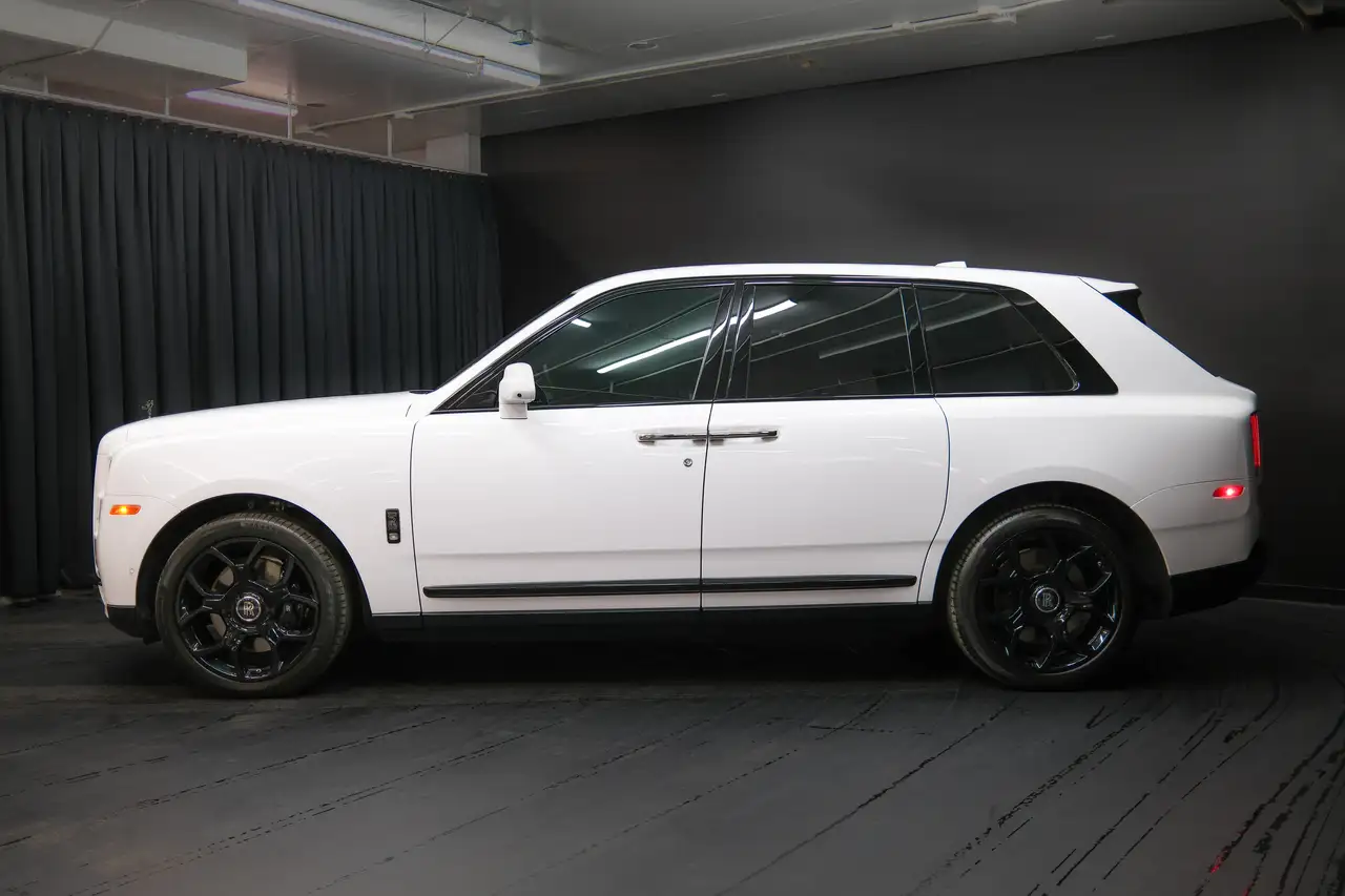 Rolls-Royce Cullinan снимка Rolls-Royce Cullinan