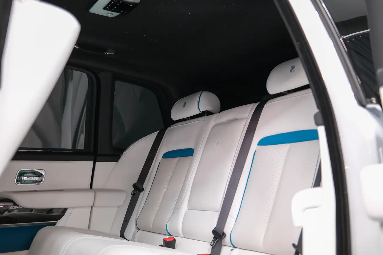 Rolls-Royce Cullinan снимка Rolls-Royce Cullinan