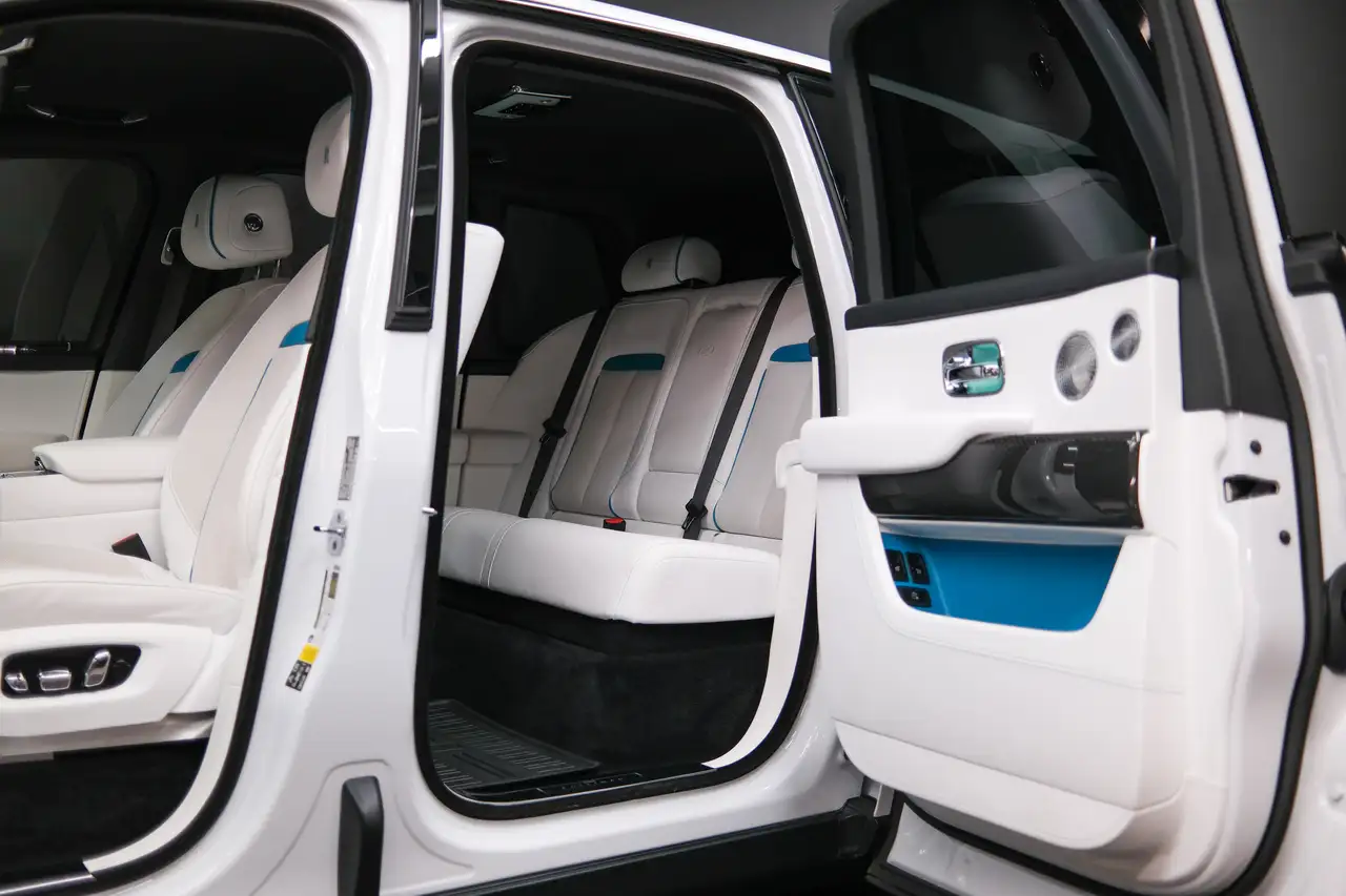 Rolls-Royce Cullinan снимка Rolls-Royce Cullinan