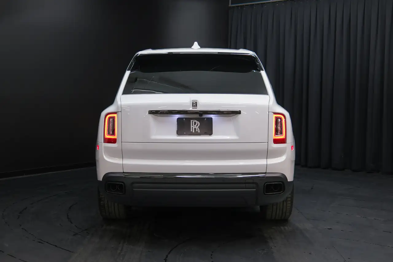 Rolls-Royce Cullinan снимка Rolls-Royce Cullinan