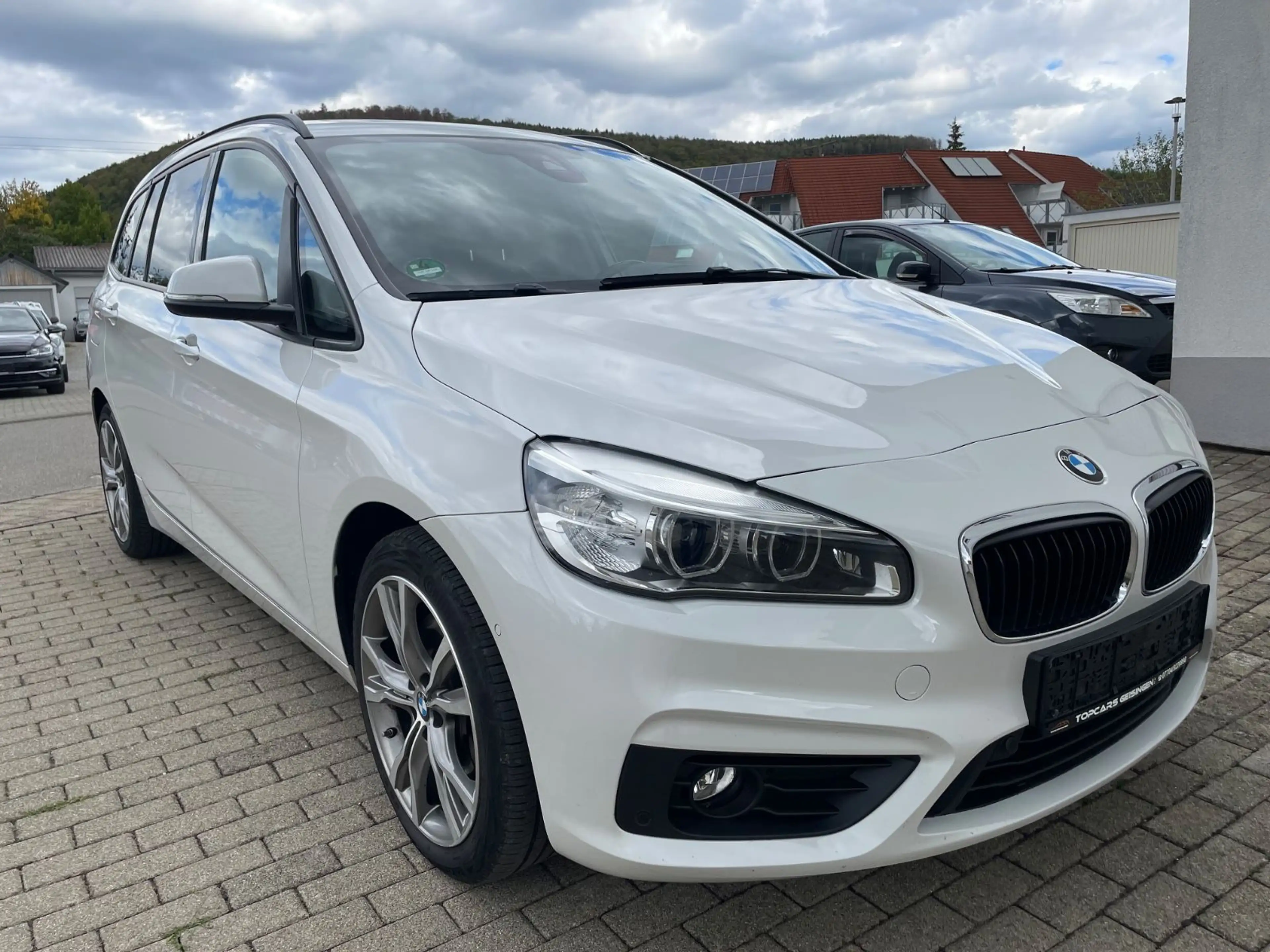 BMW 220 2 Gran Tourer LEDER/LED/NAVI/AHK/PANO/7-SITZ — photo 3