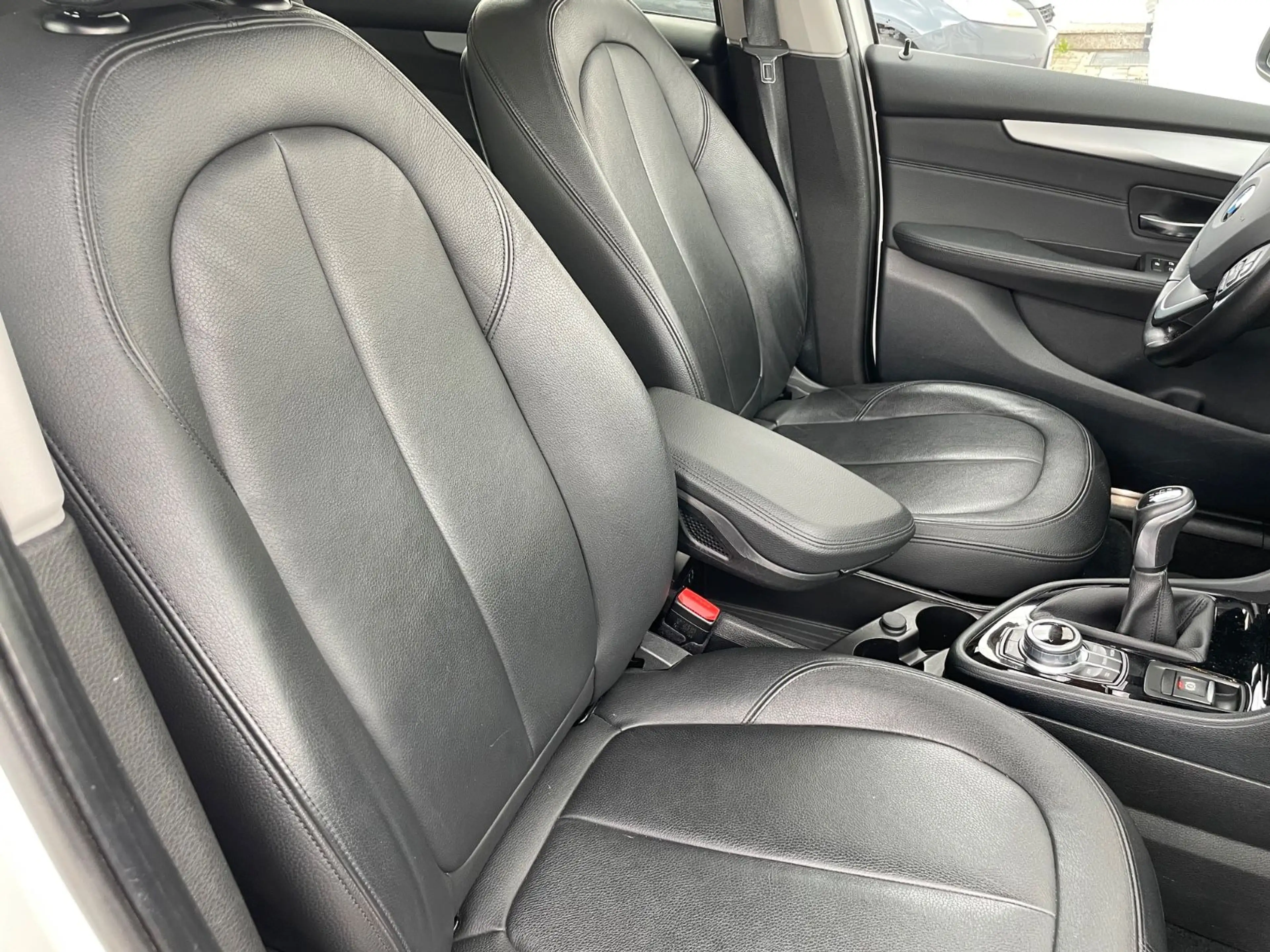 BMW 220 2 Gran Tourer LEDER/LED/NAVI/AHK/PANO/7-SITZ — photo 10