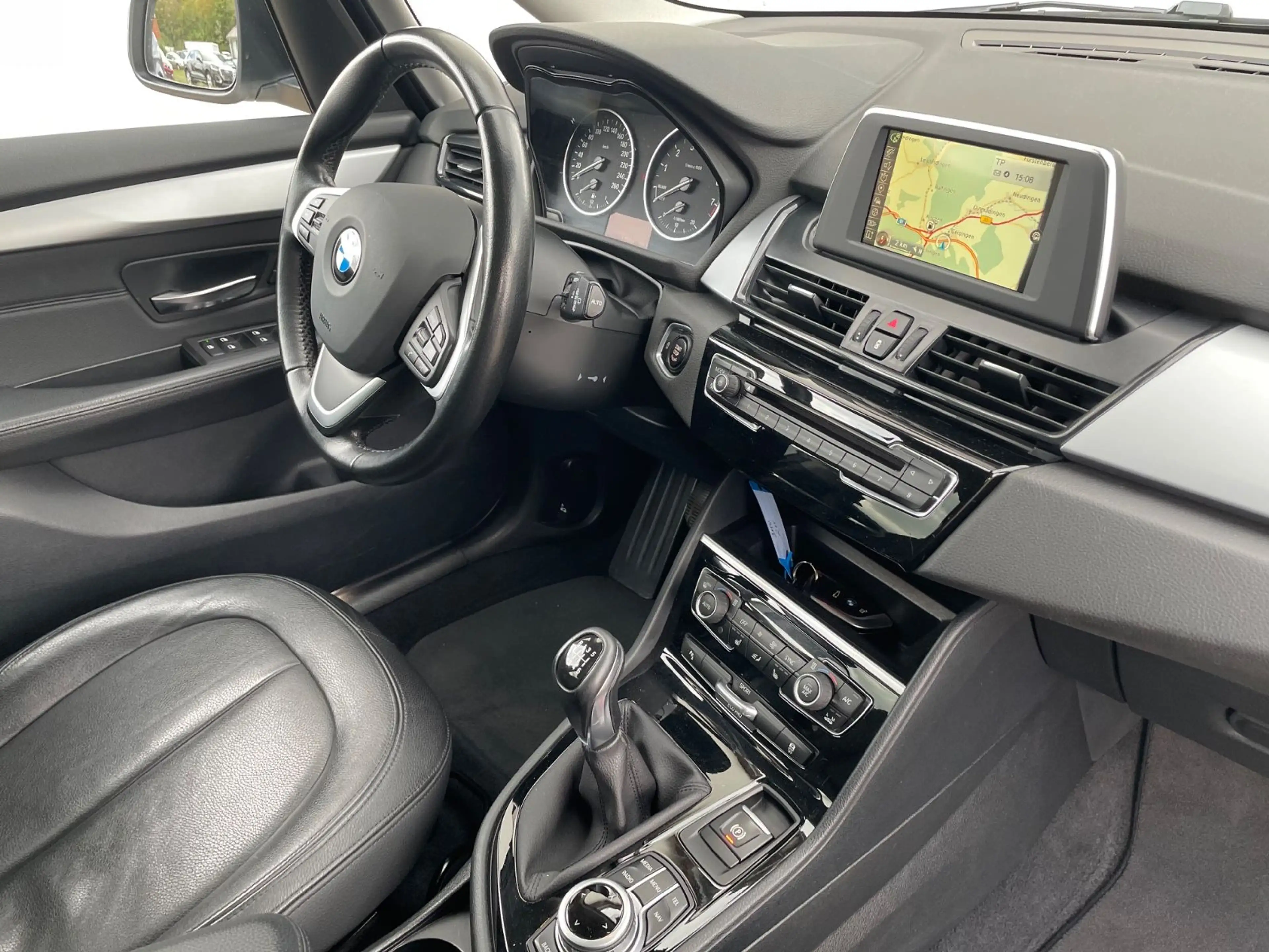 BMW 220 2 Gran Tourer LEDER/LED/NAVI/AHK/PANO/7-SITZ — photo 15