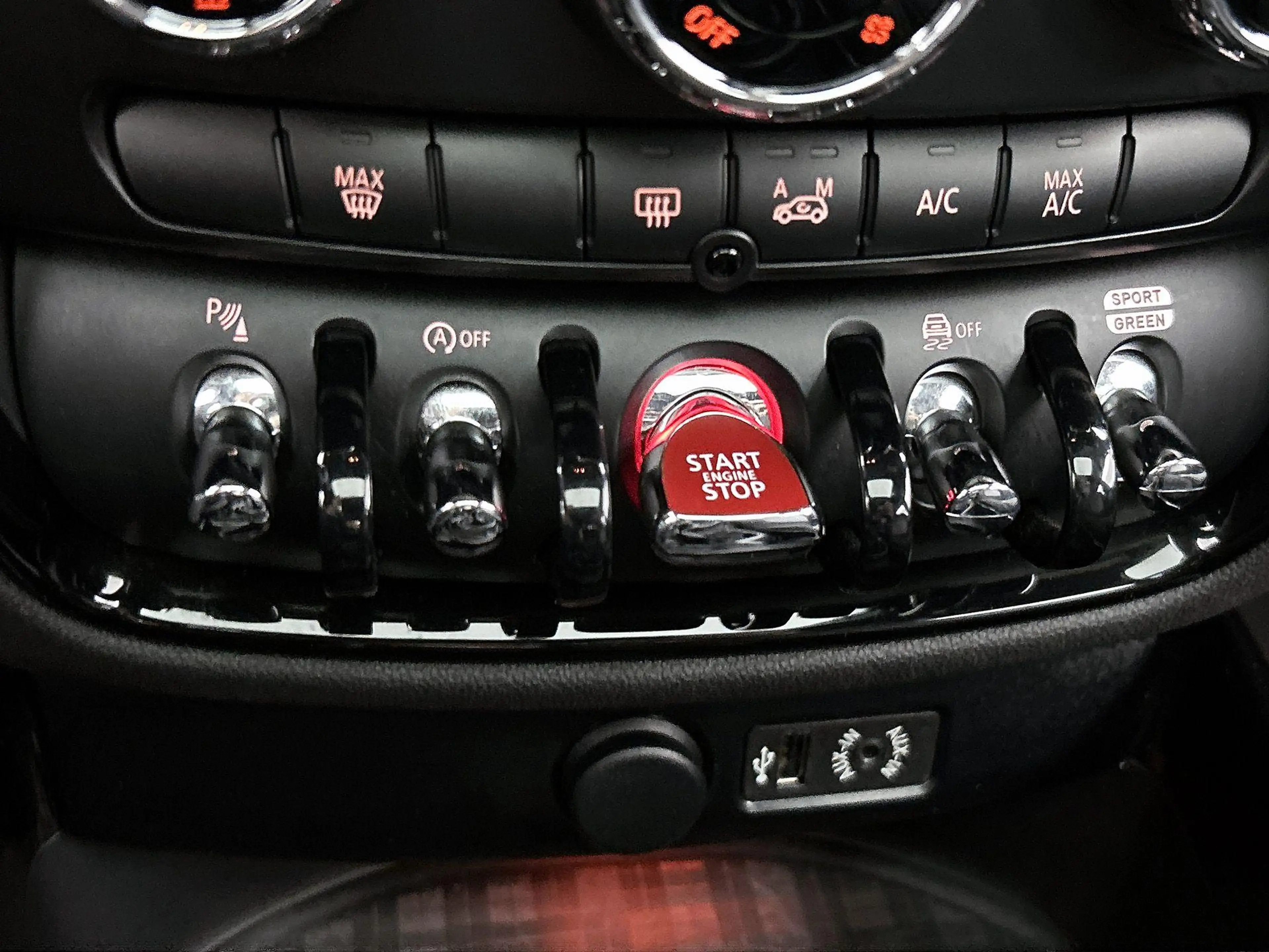 MINI Cooper Clubman 1.5 Chili Hyde Park — photo 11