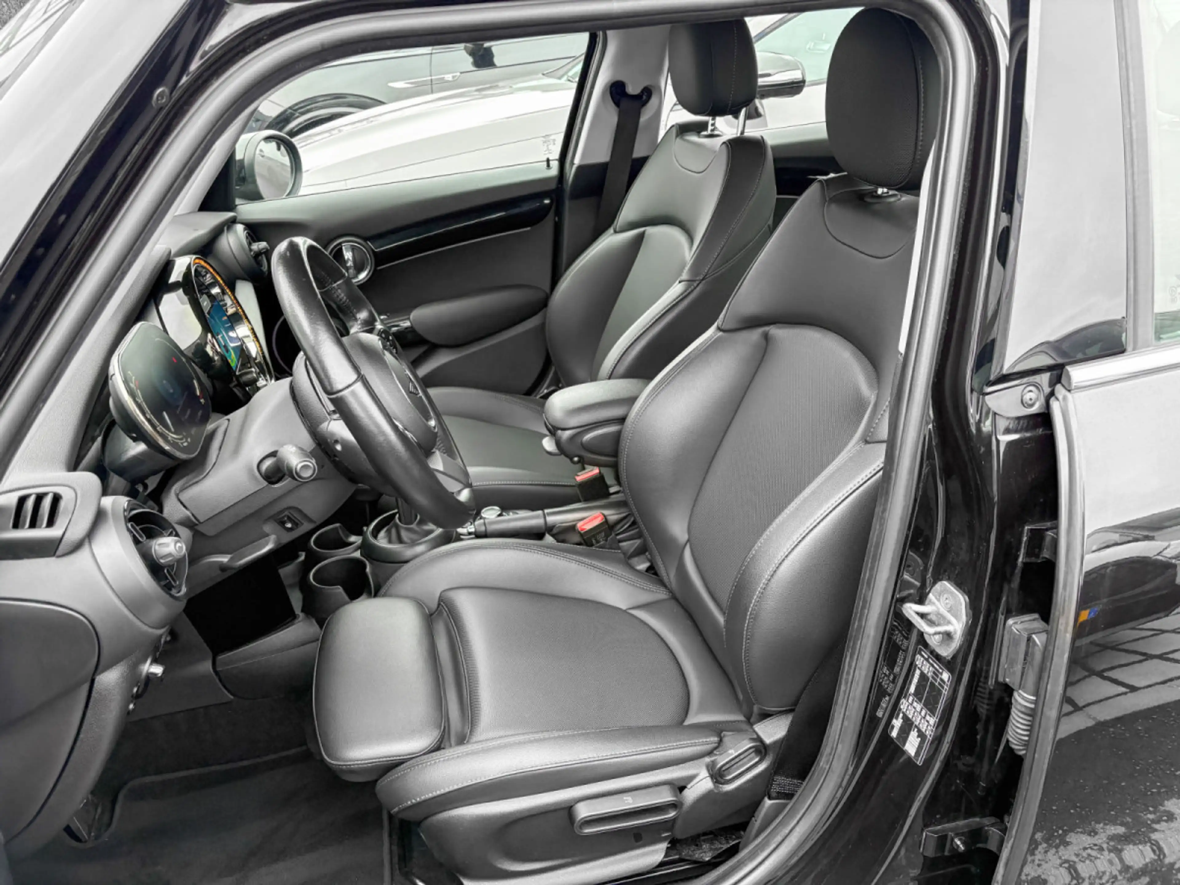 MINI Cooper COOPER 5-trg/NAVI/KOMFORT/PDC — photo 9