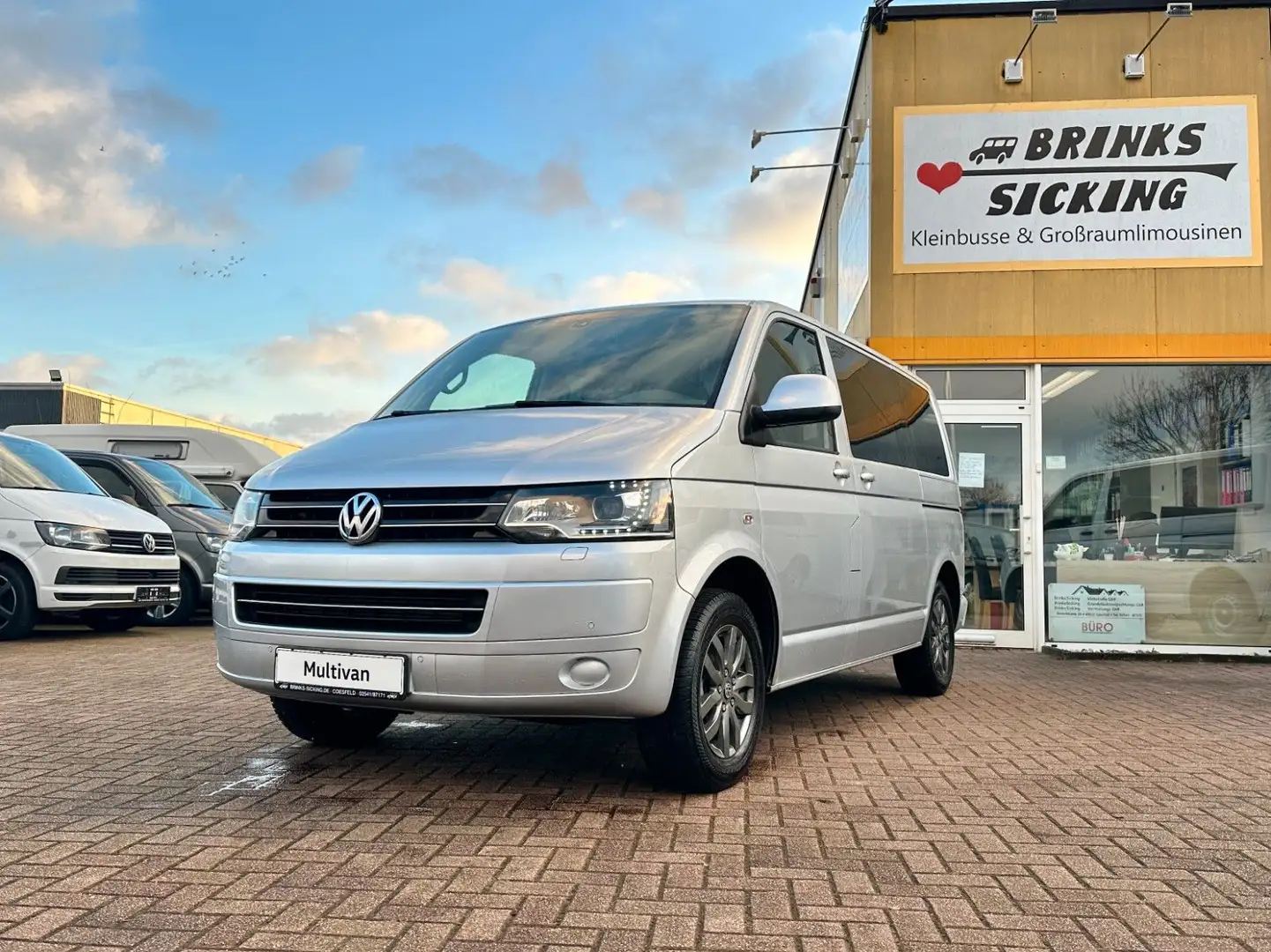 Volkswagen T5 Multivan TSI Comfortl./2 Sch.-T/AHK/Bi-Xenon Plateado - 1